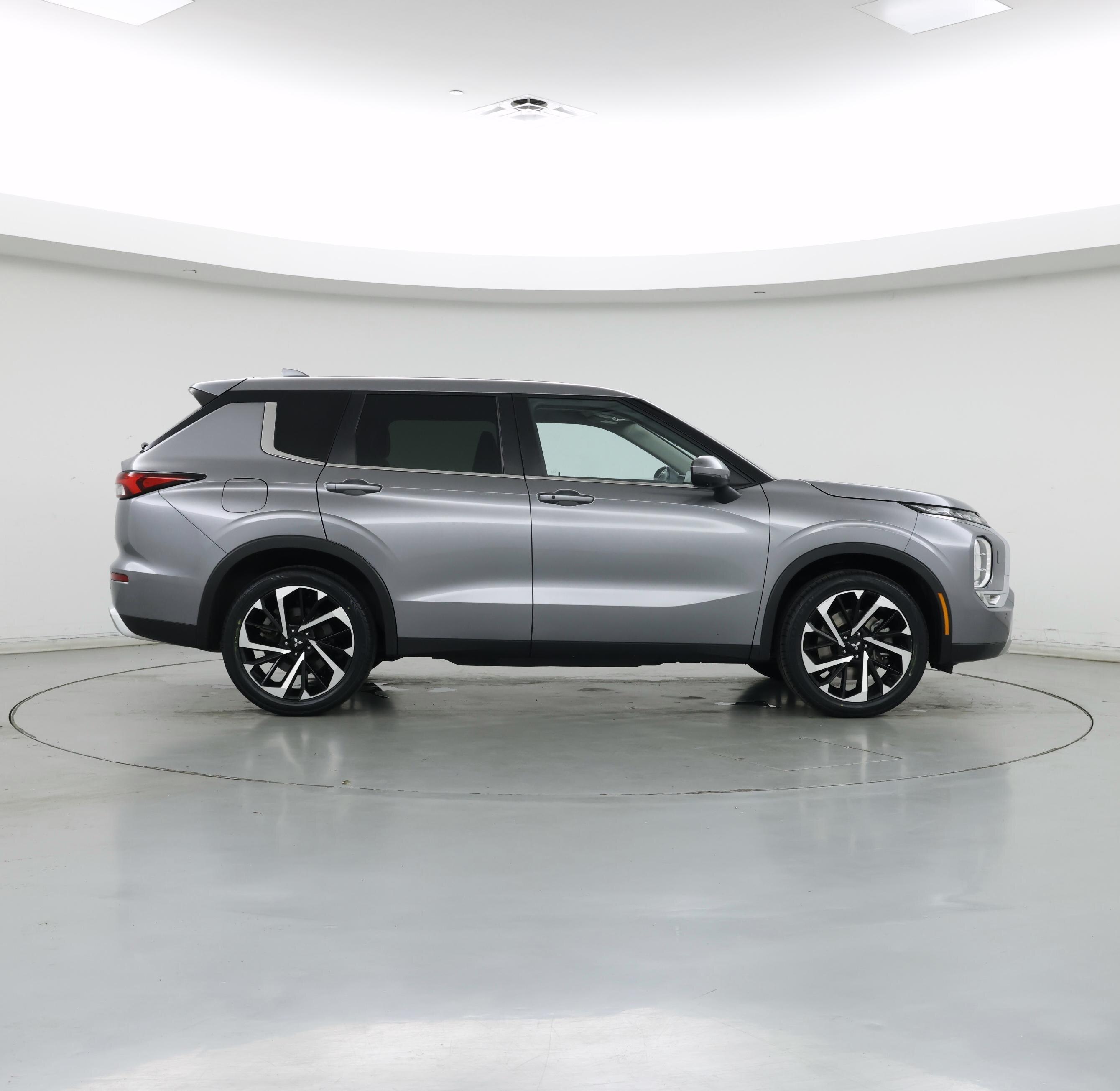 Thumbnail: 2022 Mitsubishi Outlander - 7