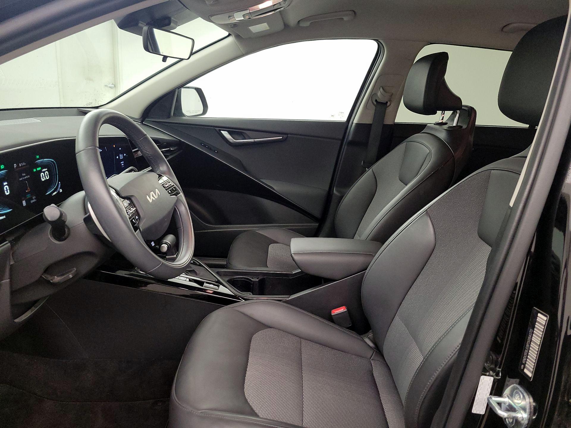Thumbnail: 2023 Kia Niro - 11