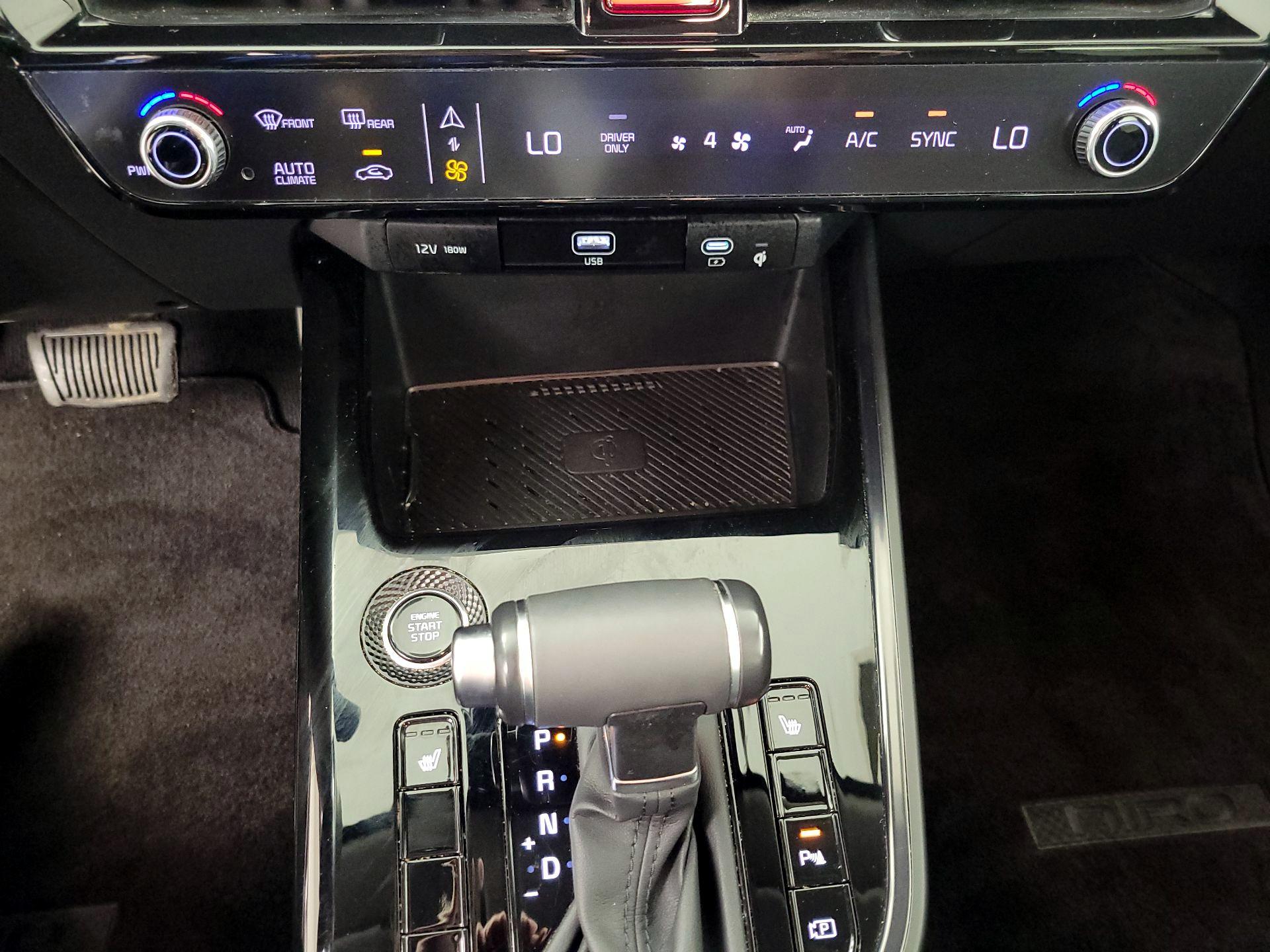 Thumbnail: 2023 Kia Niro - 17