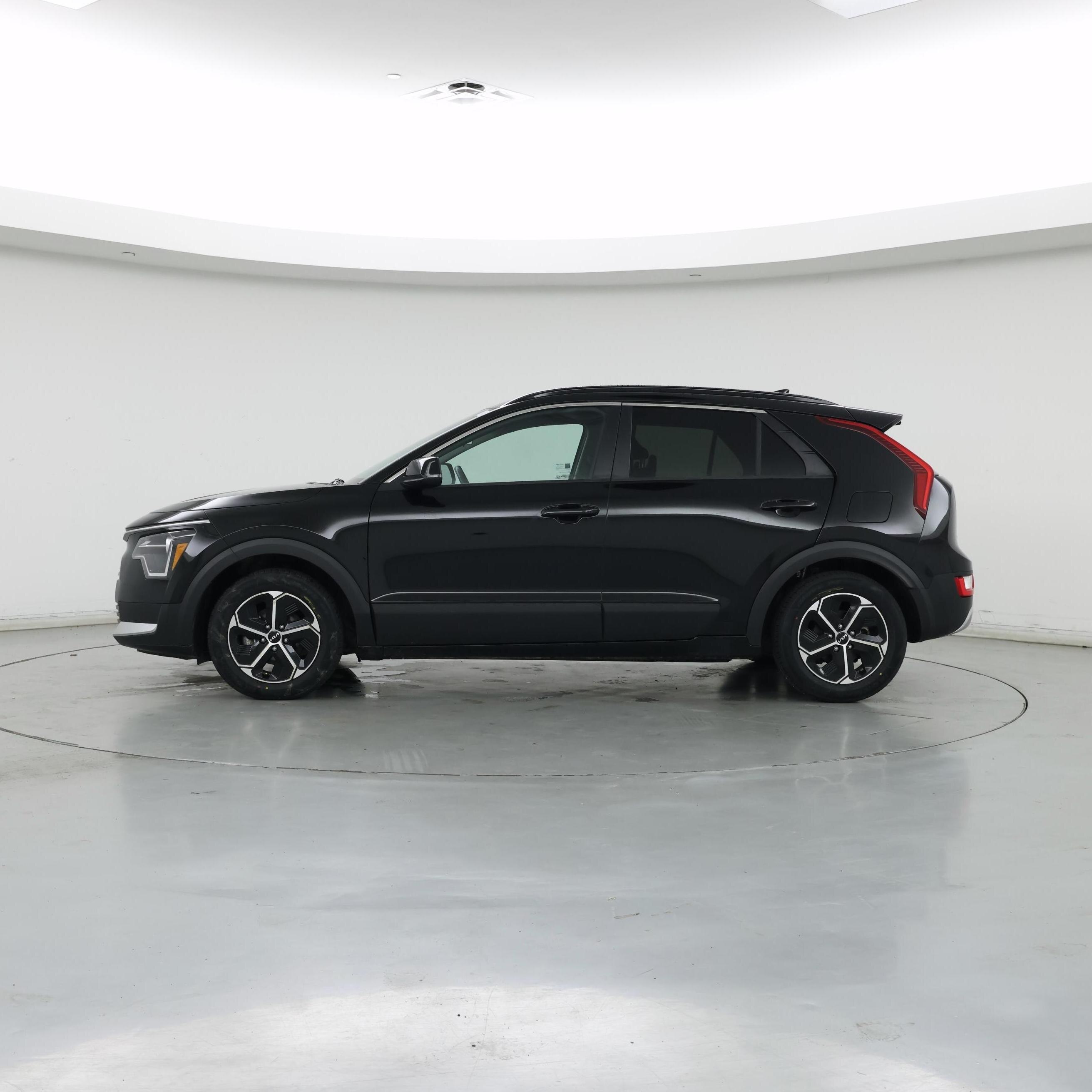 Thumbnail: 2023 Kia Niro - 3