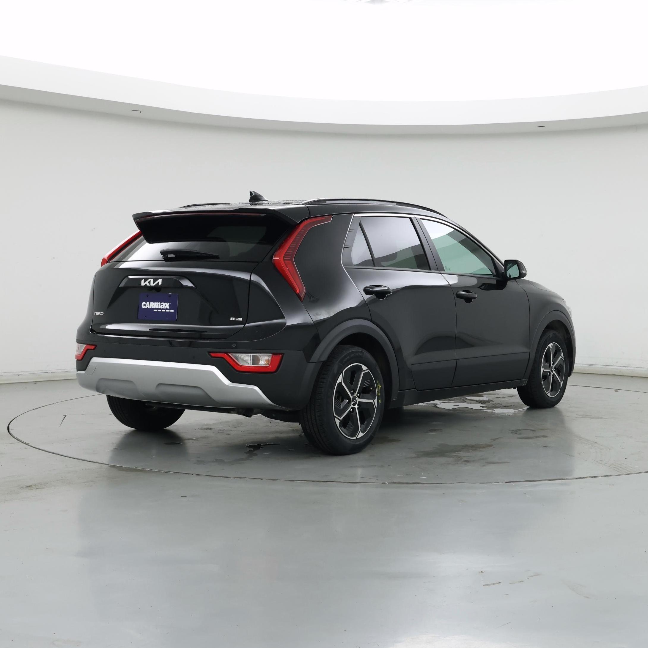Thumbnail: 2023 Kia Niro - 8