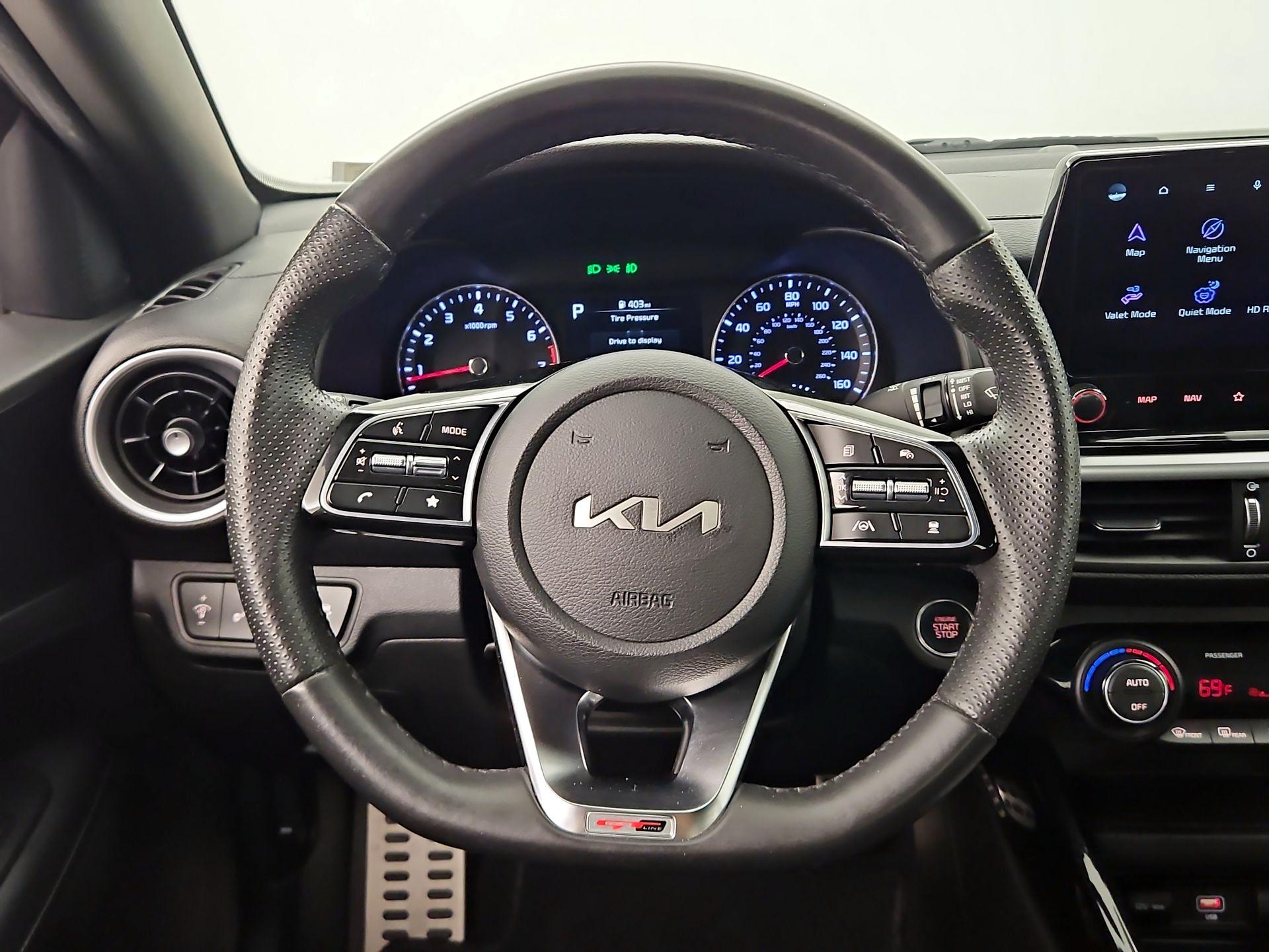 Thumbnail: 2023 Kia Forte - 10