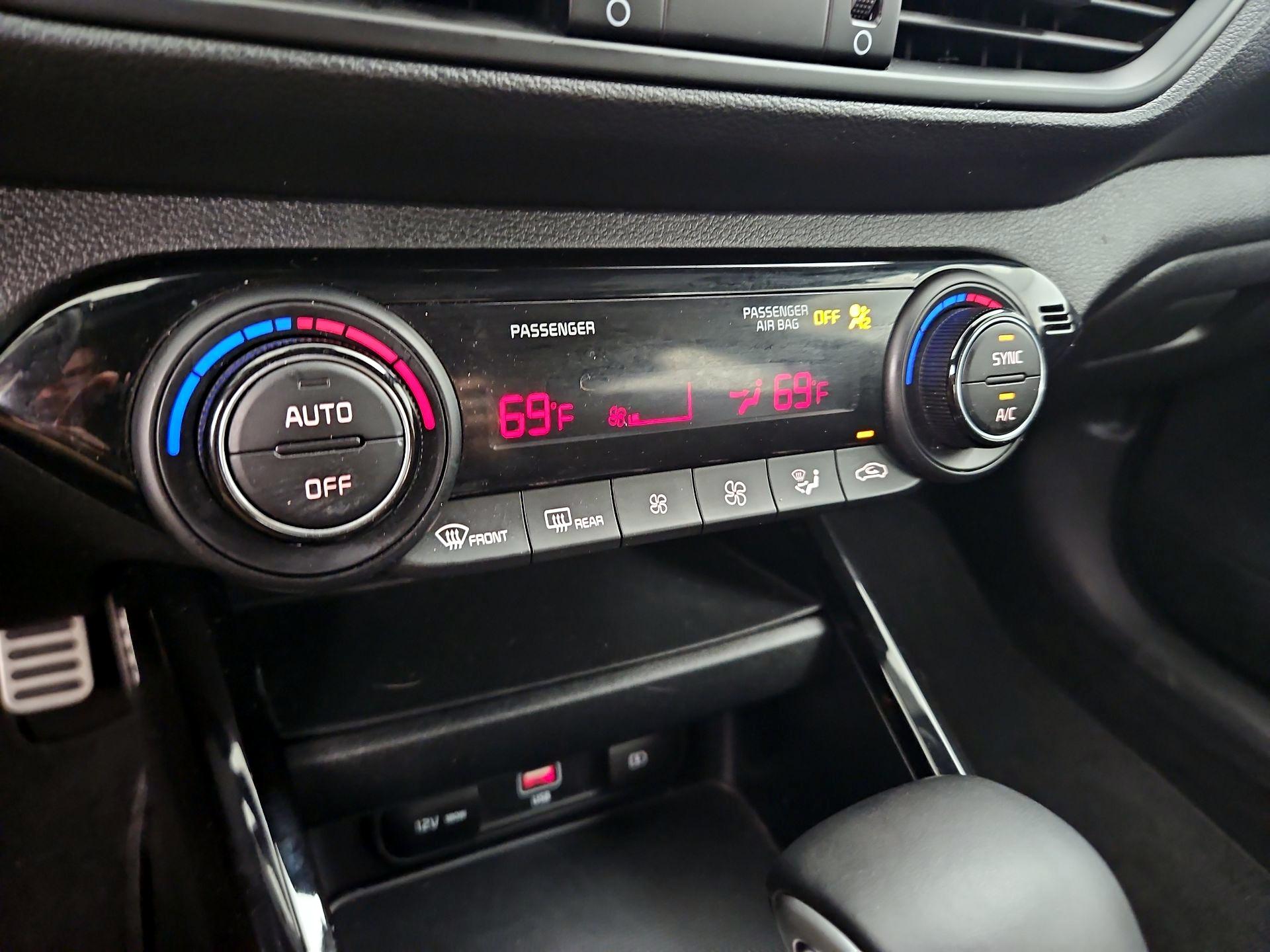 Thumbnail: 2023 Kia Forte - 17