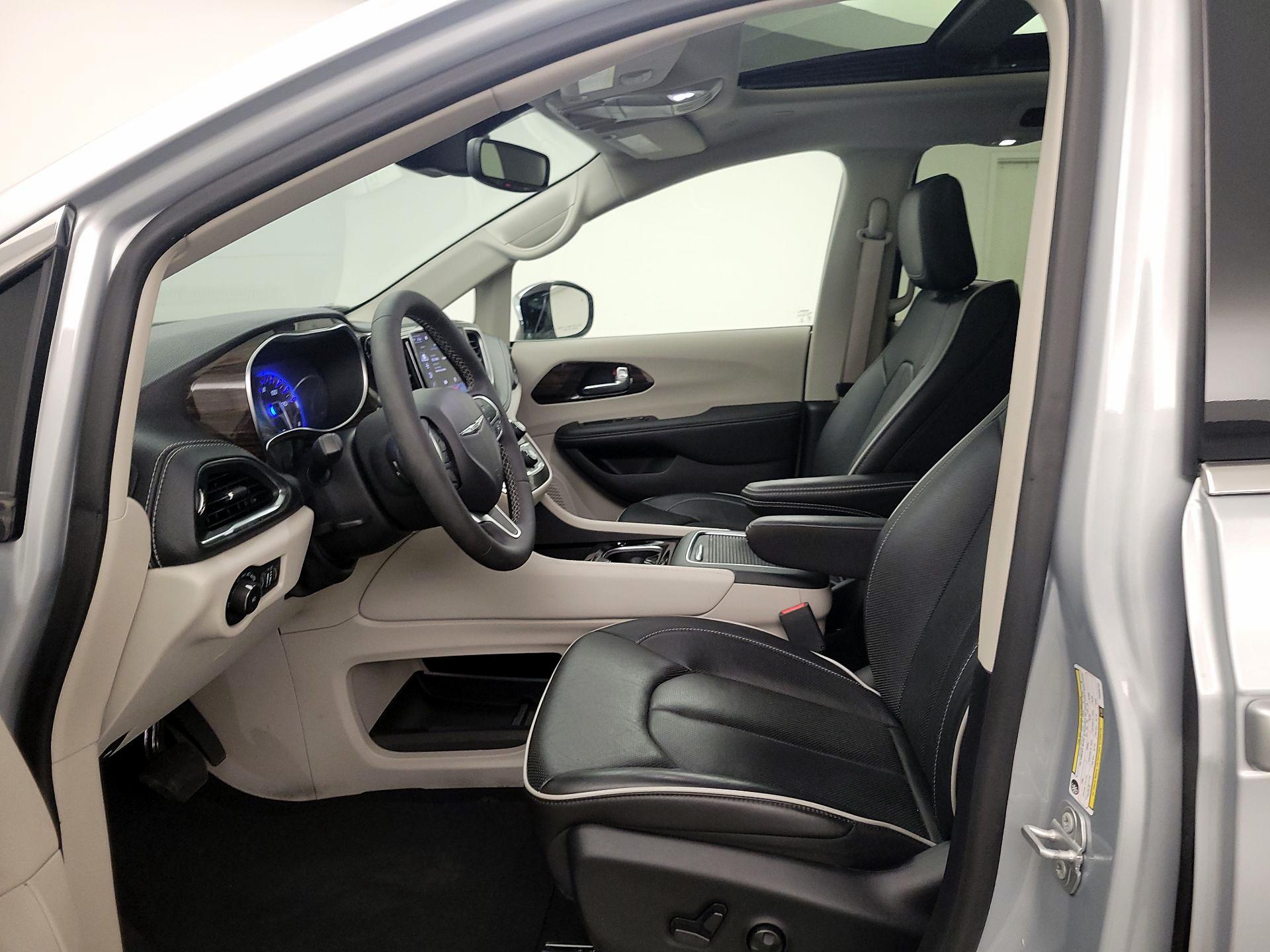 Thumbnail: 2023 Chrysler Pacifica - 11