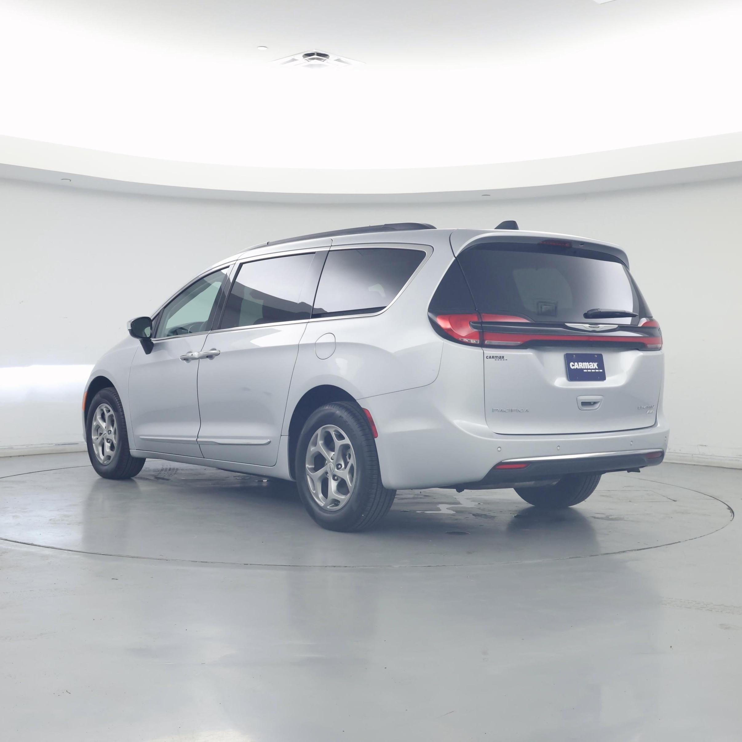 Thumbnail: 2023 Chrysler Pacifica - 2