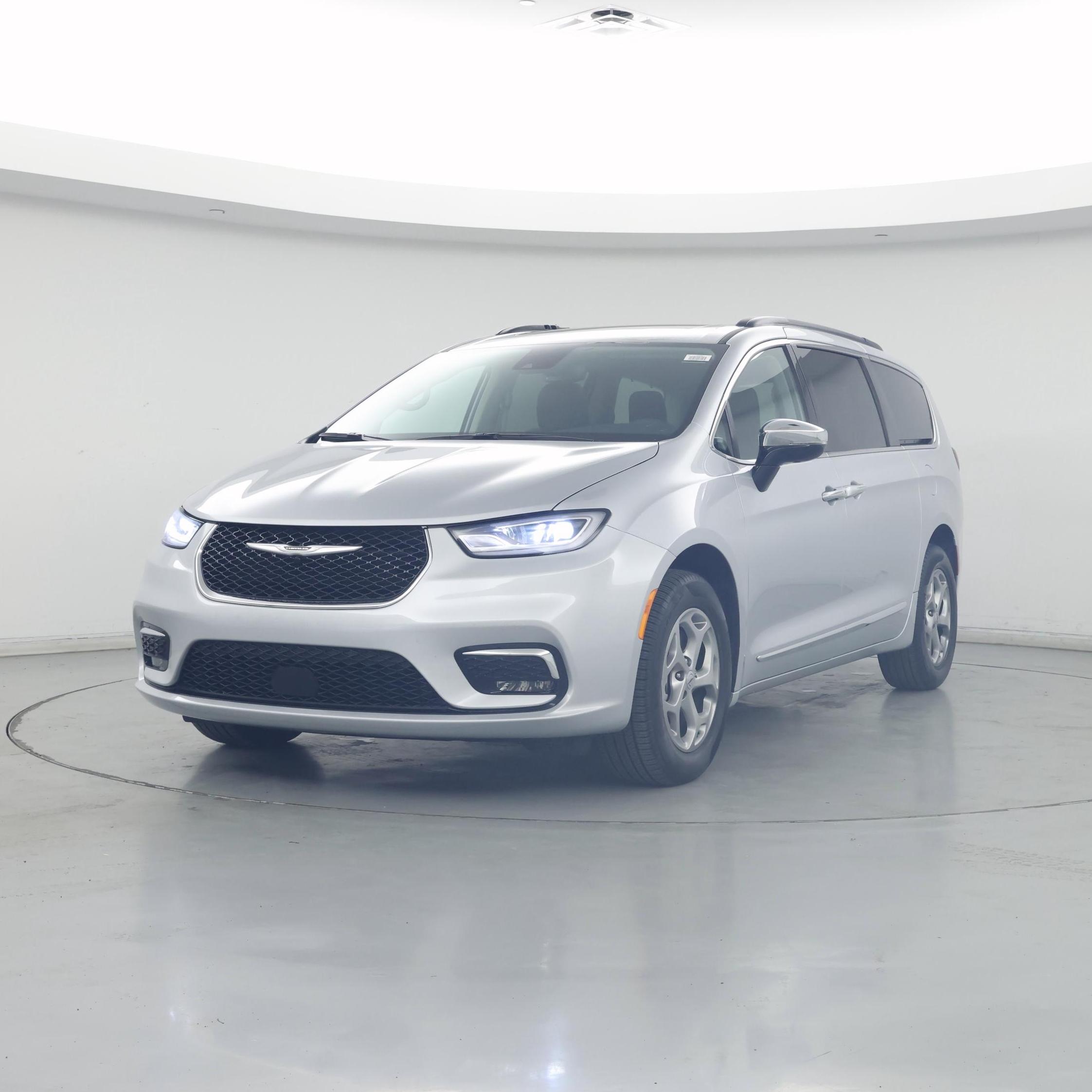 Thumbnail: 2023 Chrysler Pacifica - 4