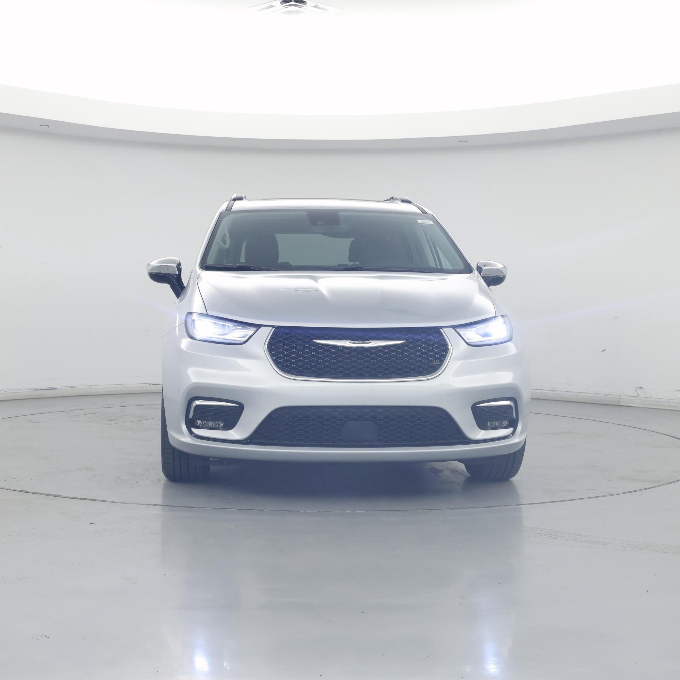 Thumbnail: 2023 Chrysler Pacifica - 5