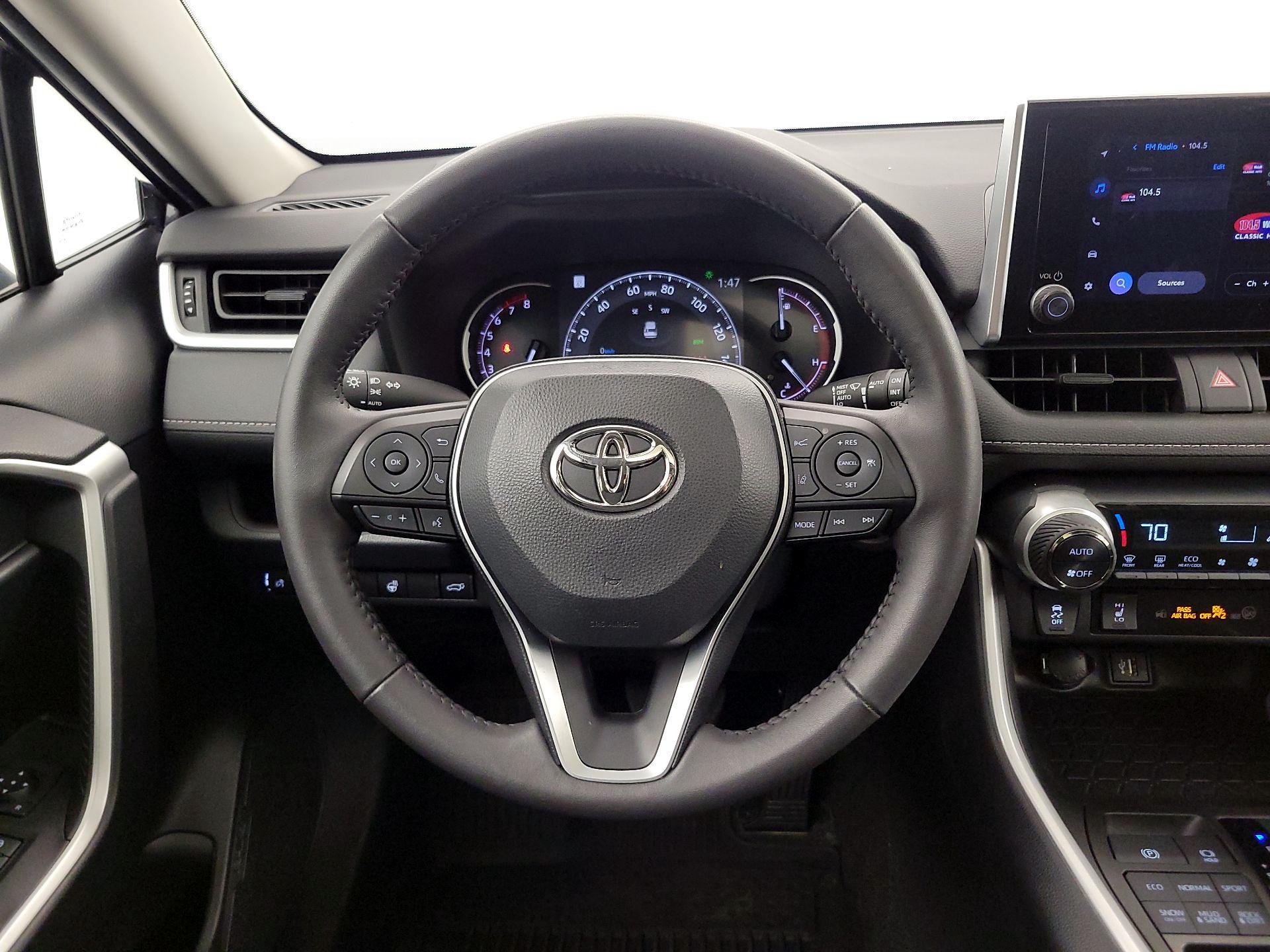 Thumbnail: 2023 Toyota RAV4 - 10