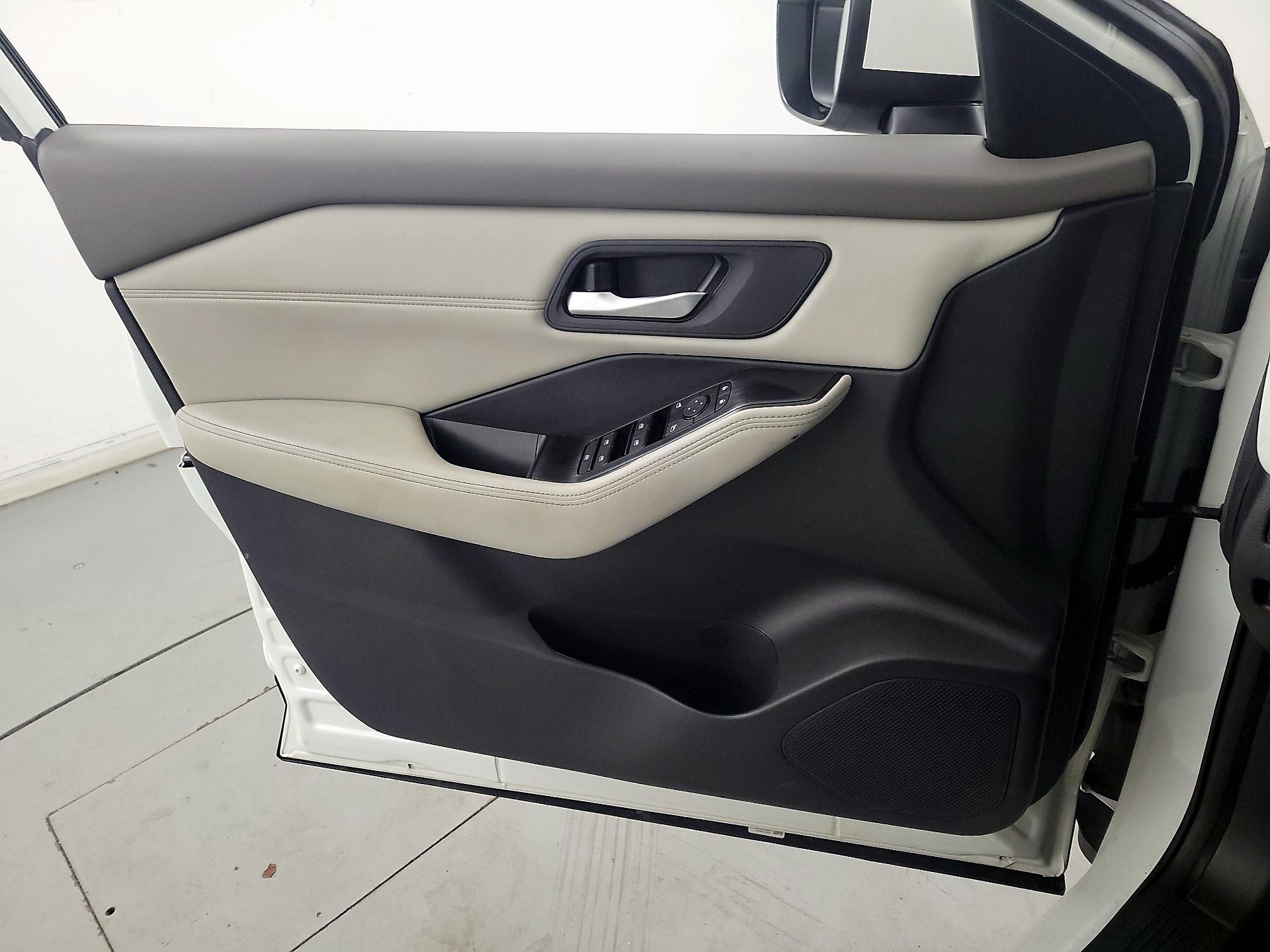 Thumbnail: 2023 Nissan Rogue - 12