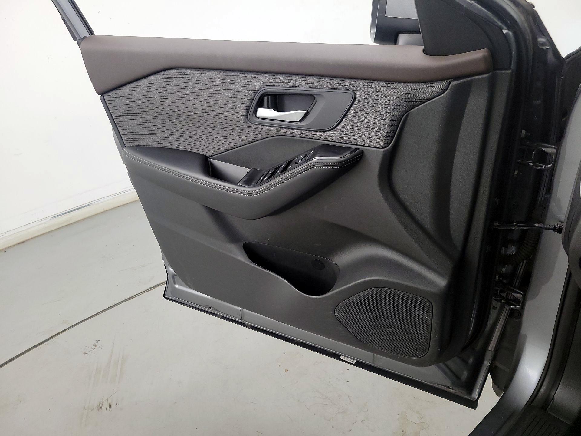 Thumbnail: 2023 Nissan Rogue - 12