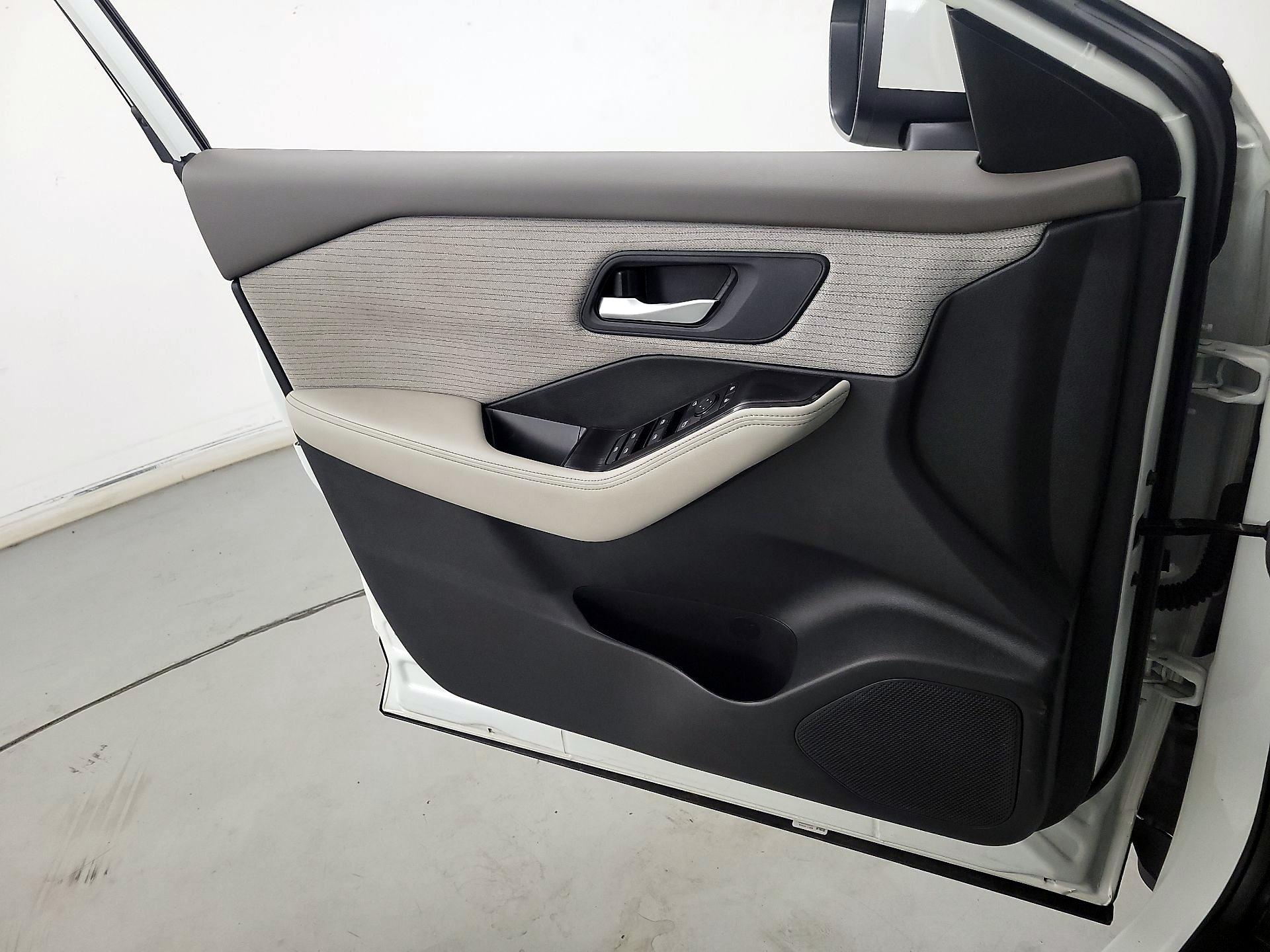 Thumbnail: 2023 Nissan Rogue - 12