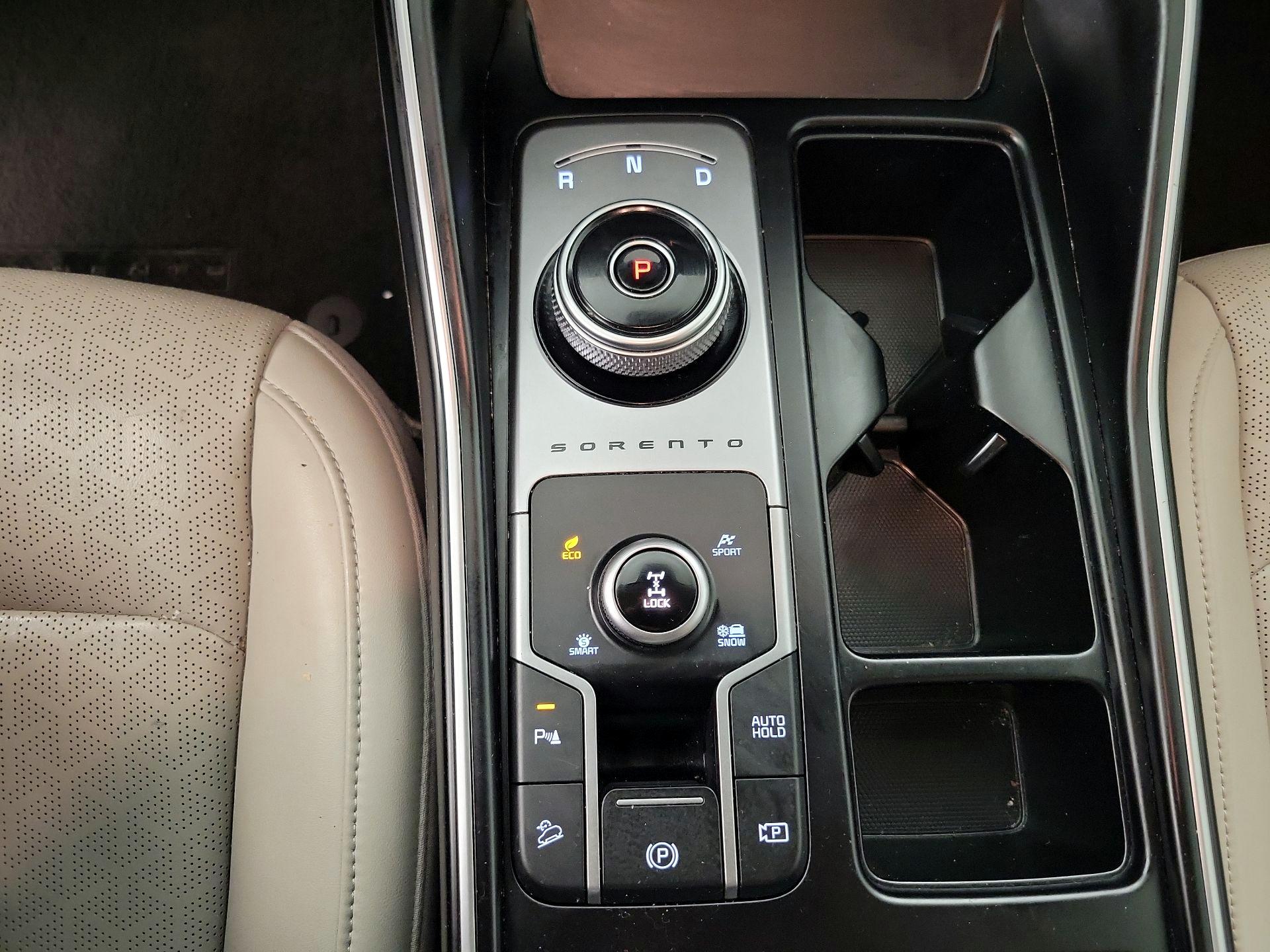 Thumbnail: 2023 Kia Sorento - 18