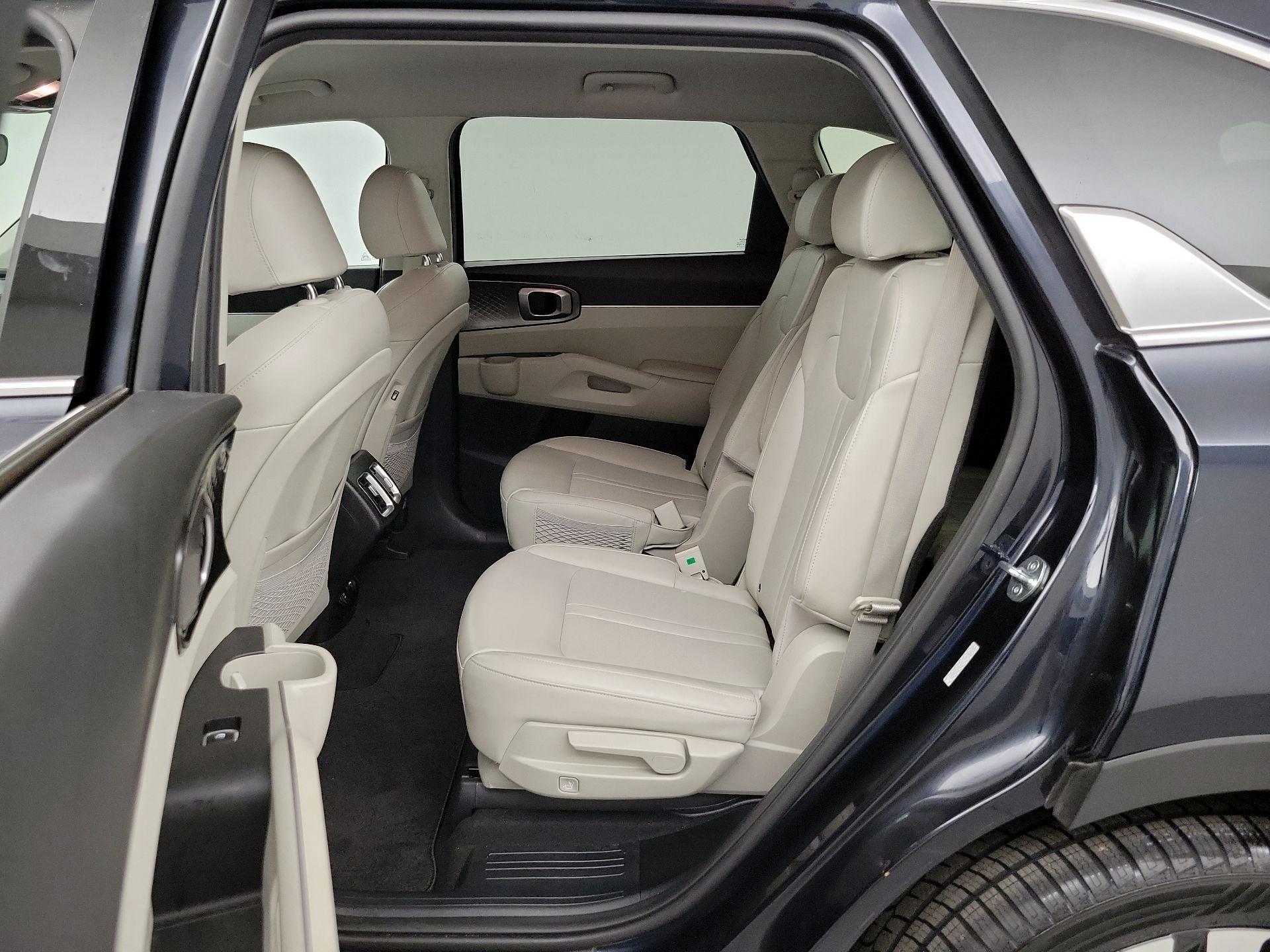 Thumbnail: 2023 Kia Sorento - 20