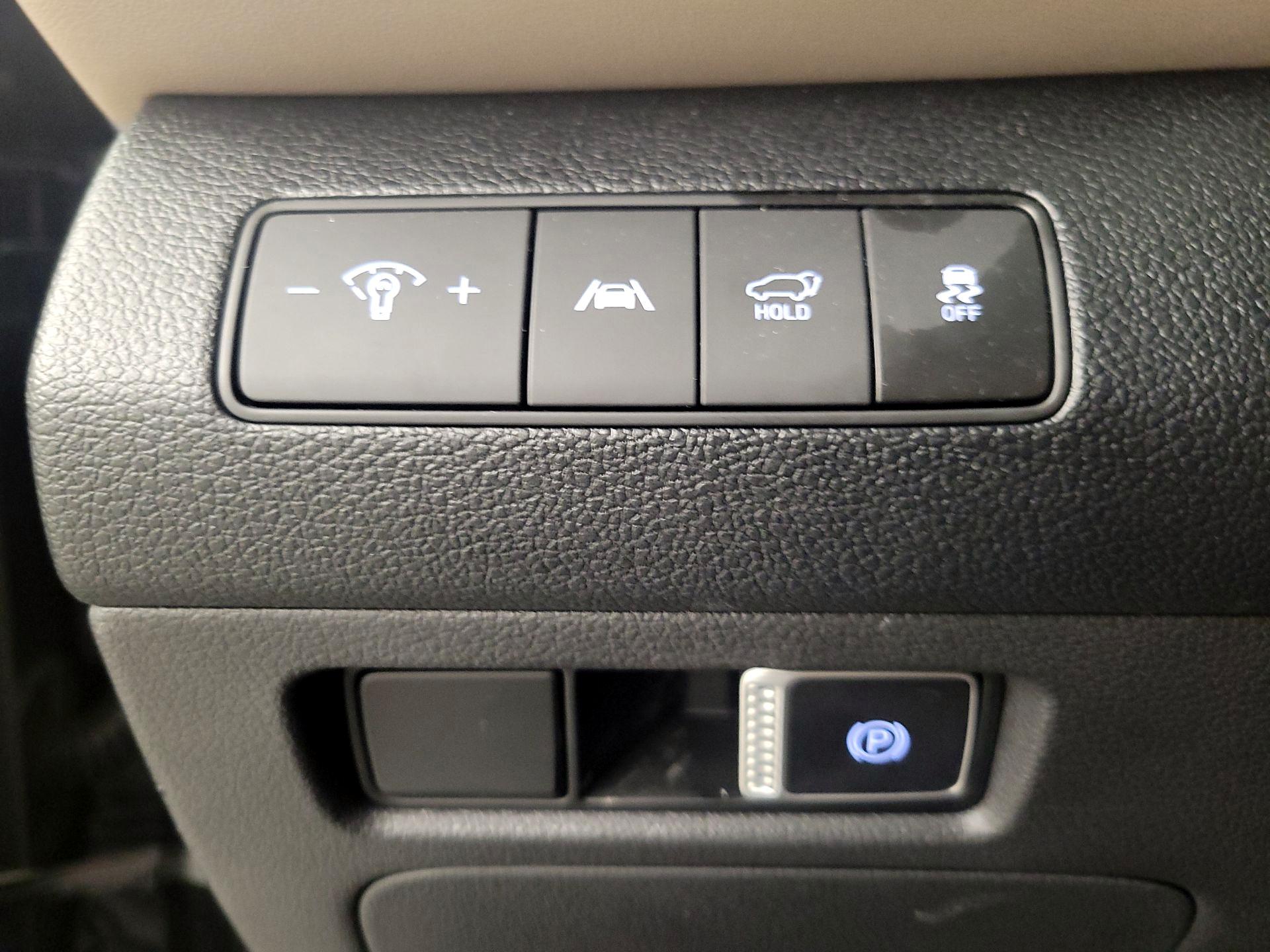 Thumbnail: 2023 Hyundai Santa Fe - 13