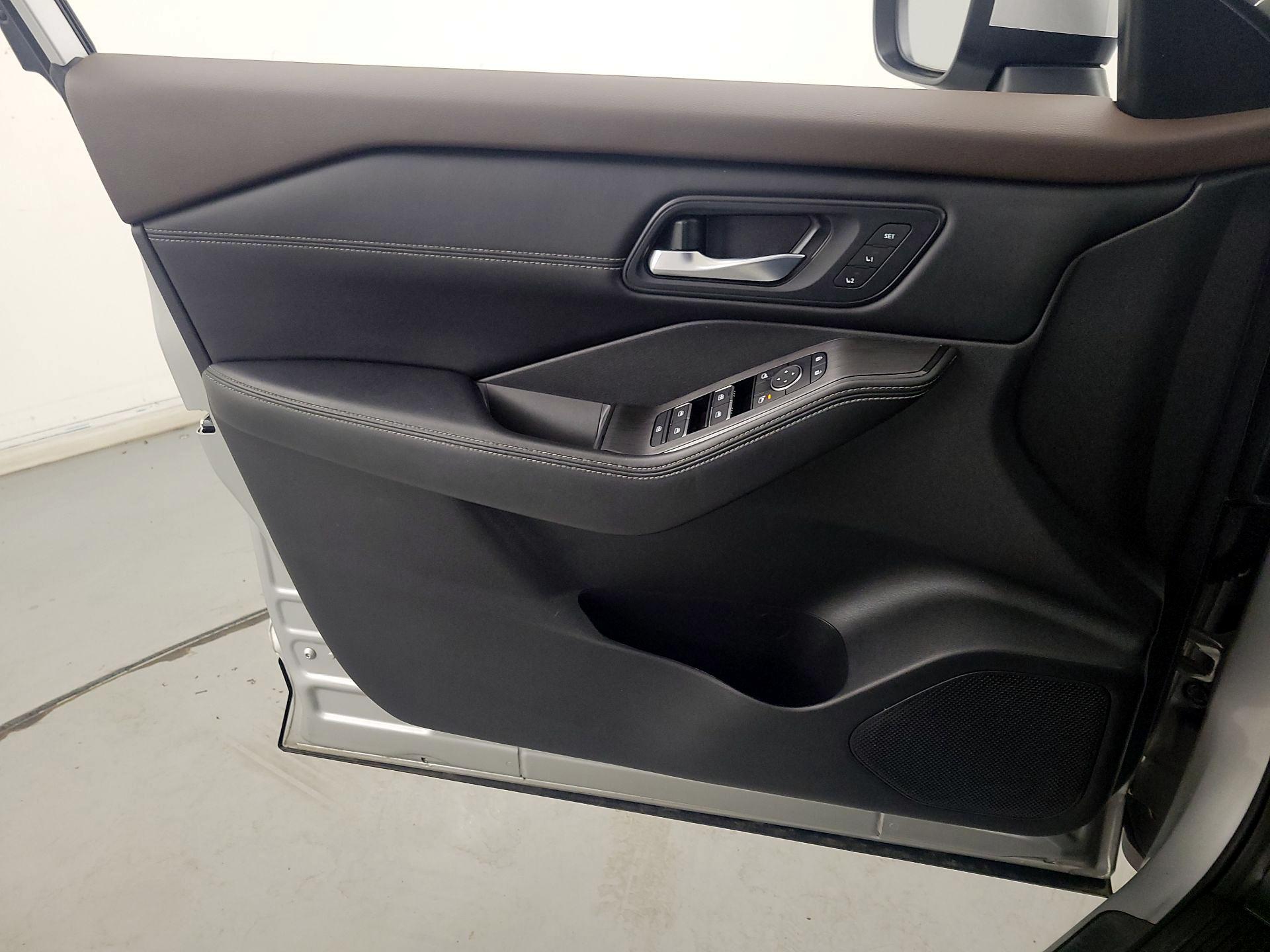 Thumbnail: 2023 Nissan Rogue - 12