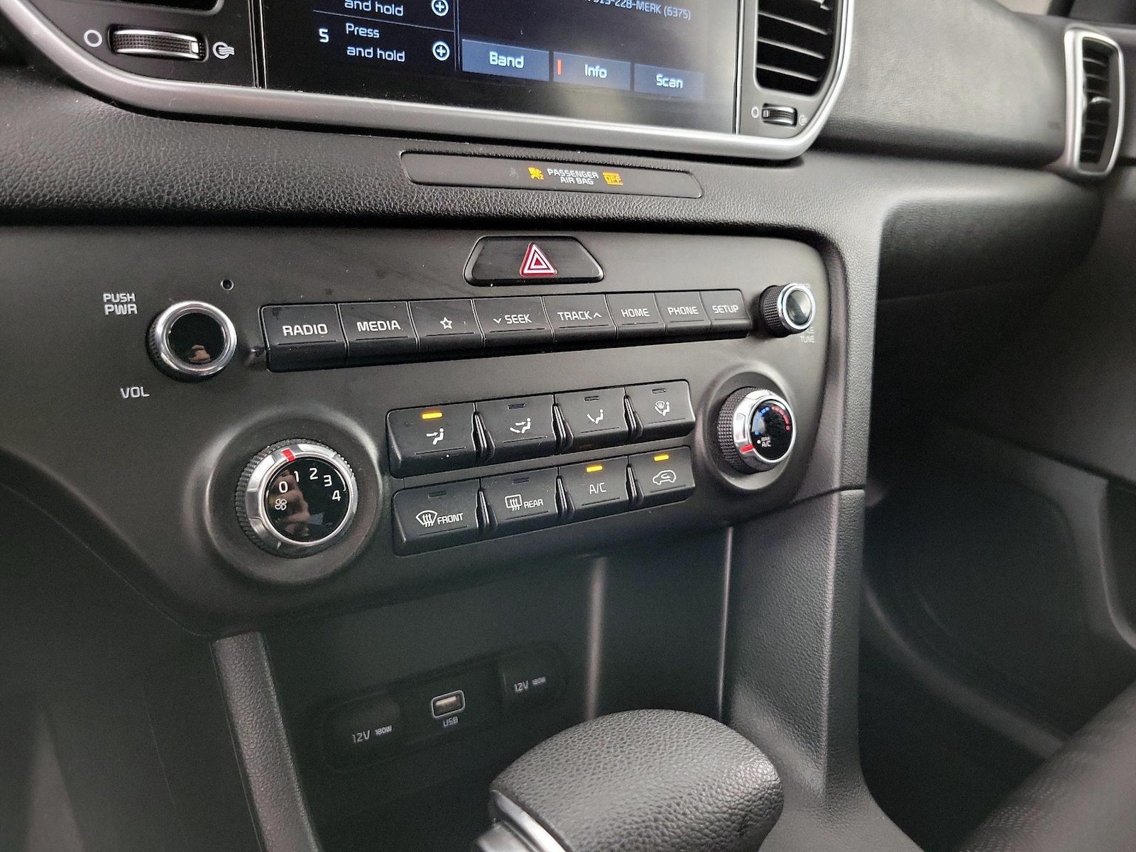 2022 Kia Sportage LX - Photo 16