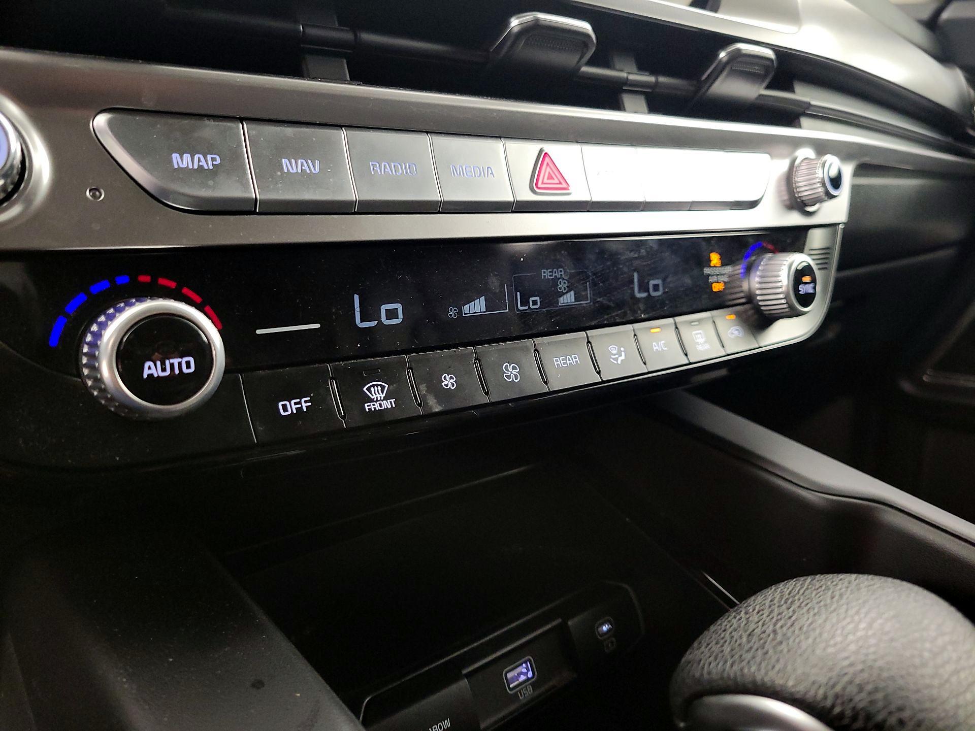 Thumbnail: 2024 Kia Telluride - 17