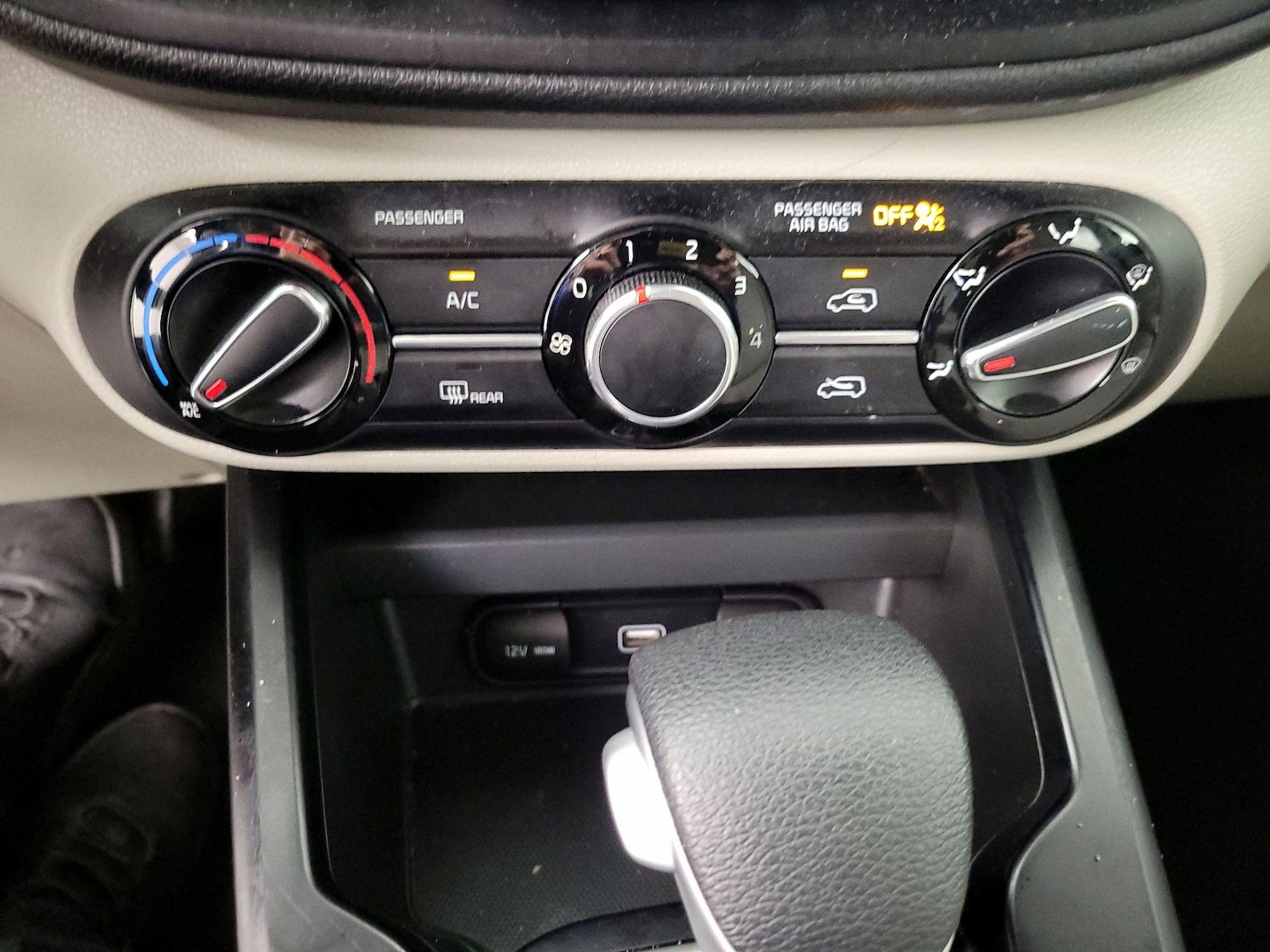 2022 Kia Soul LX - Photo 17