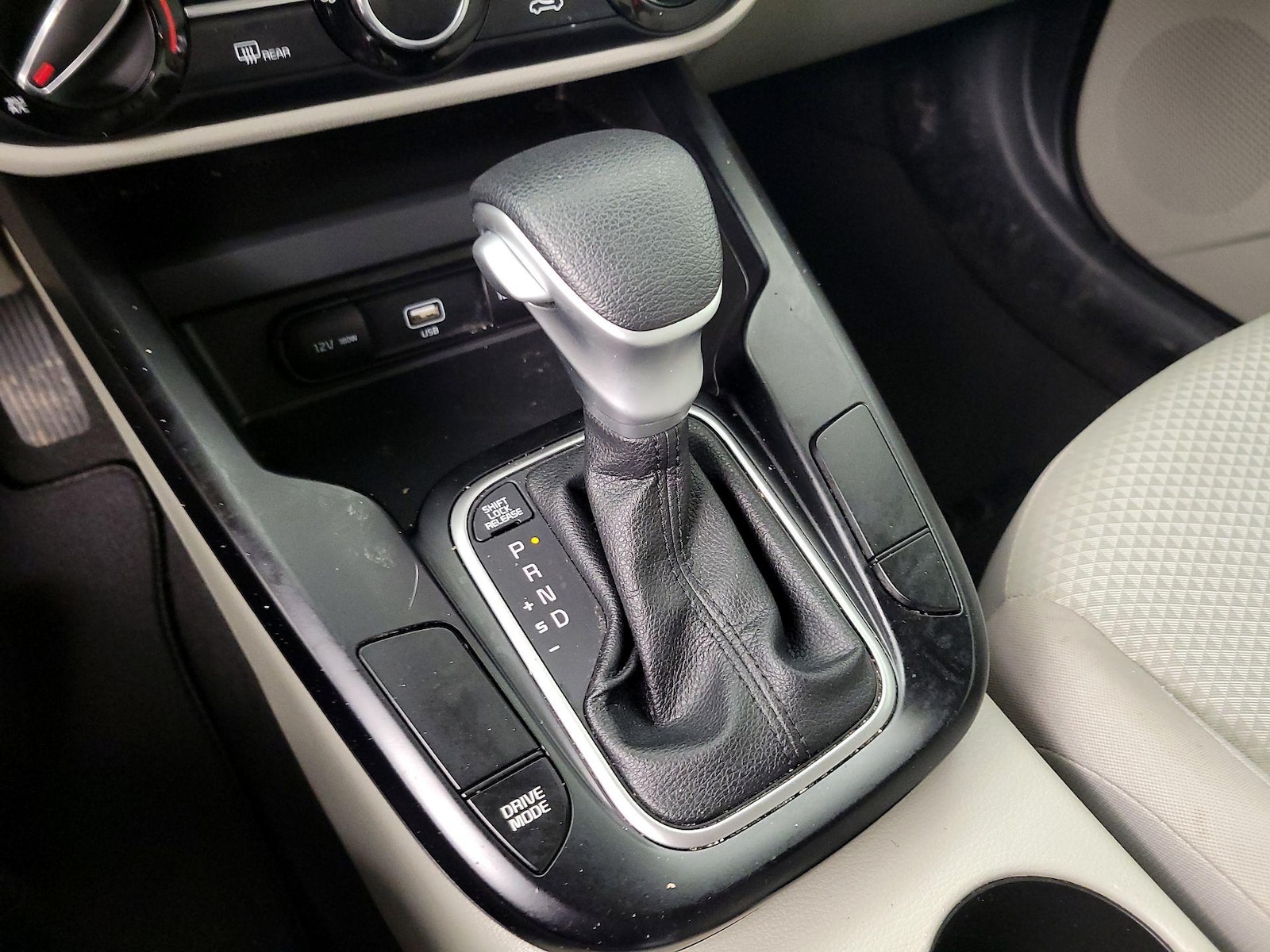 2022 Kia Soul LX - Photo 18