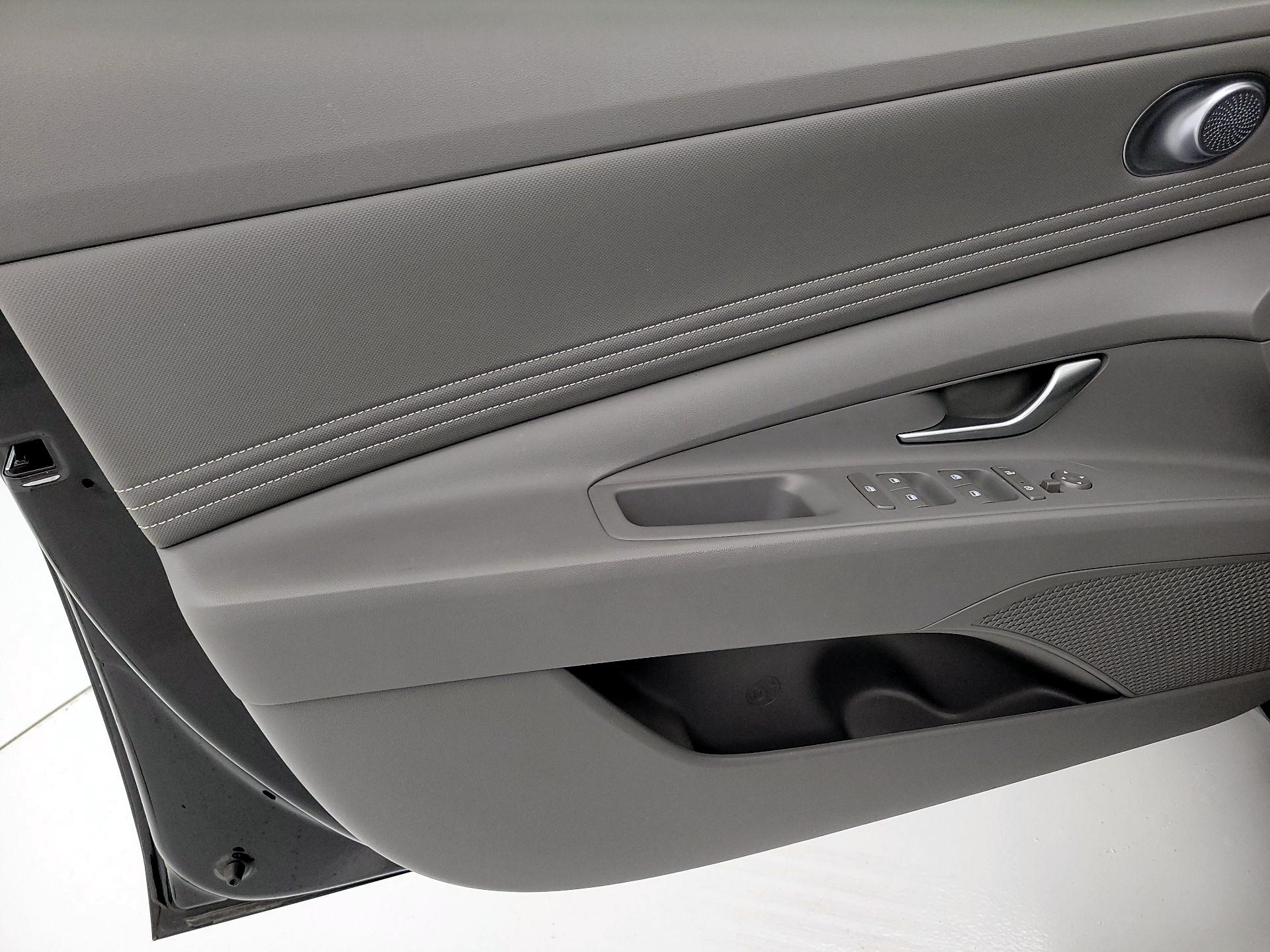 Thumbnail: 2023 Hyundai Elantra - 12