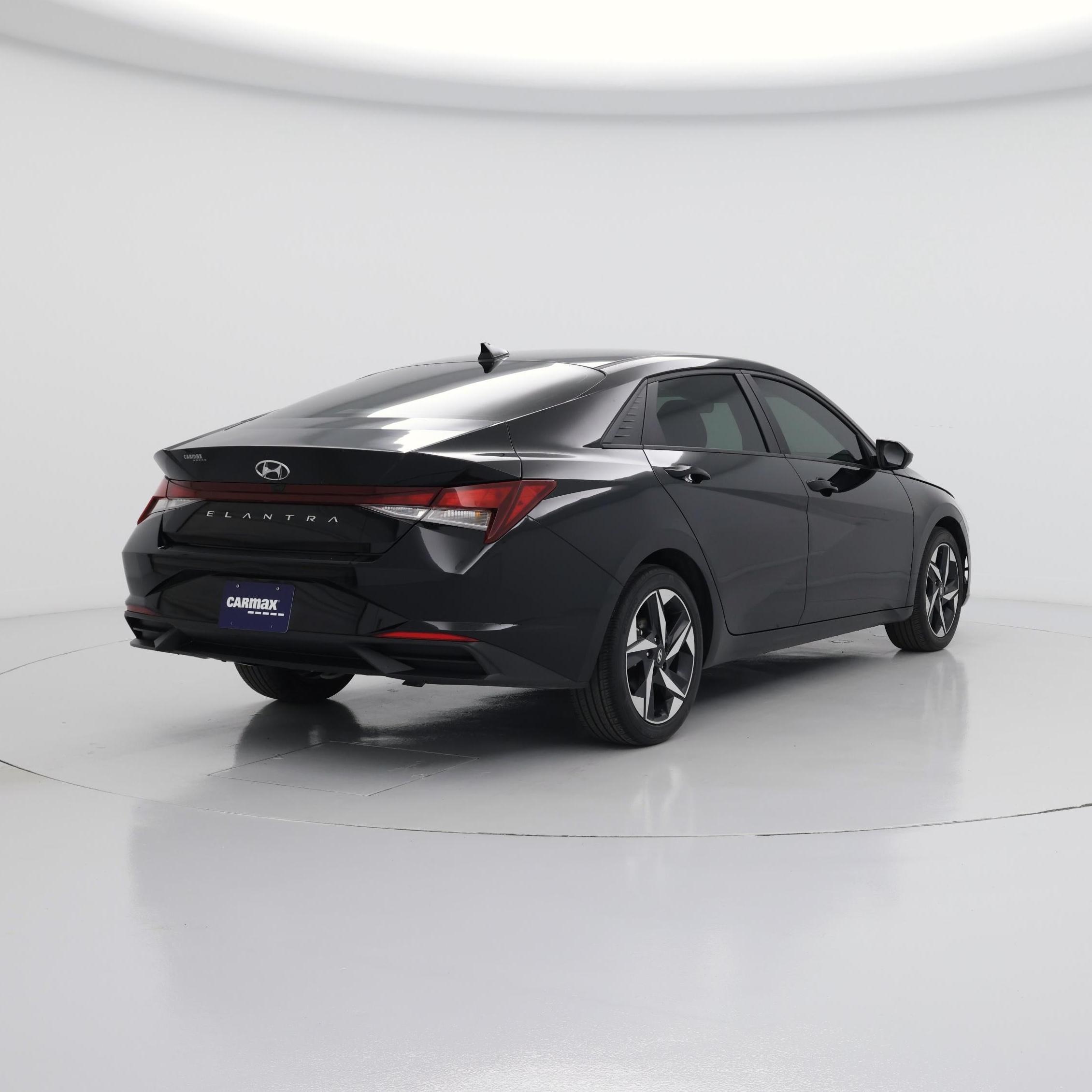Thumbnail: 2023 Hyundai Elantra - 8