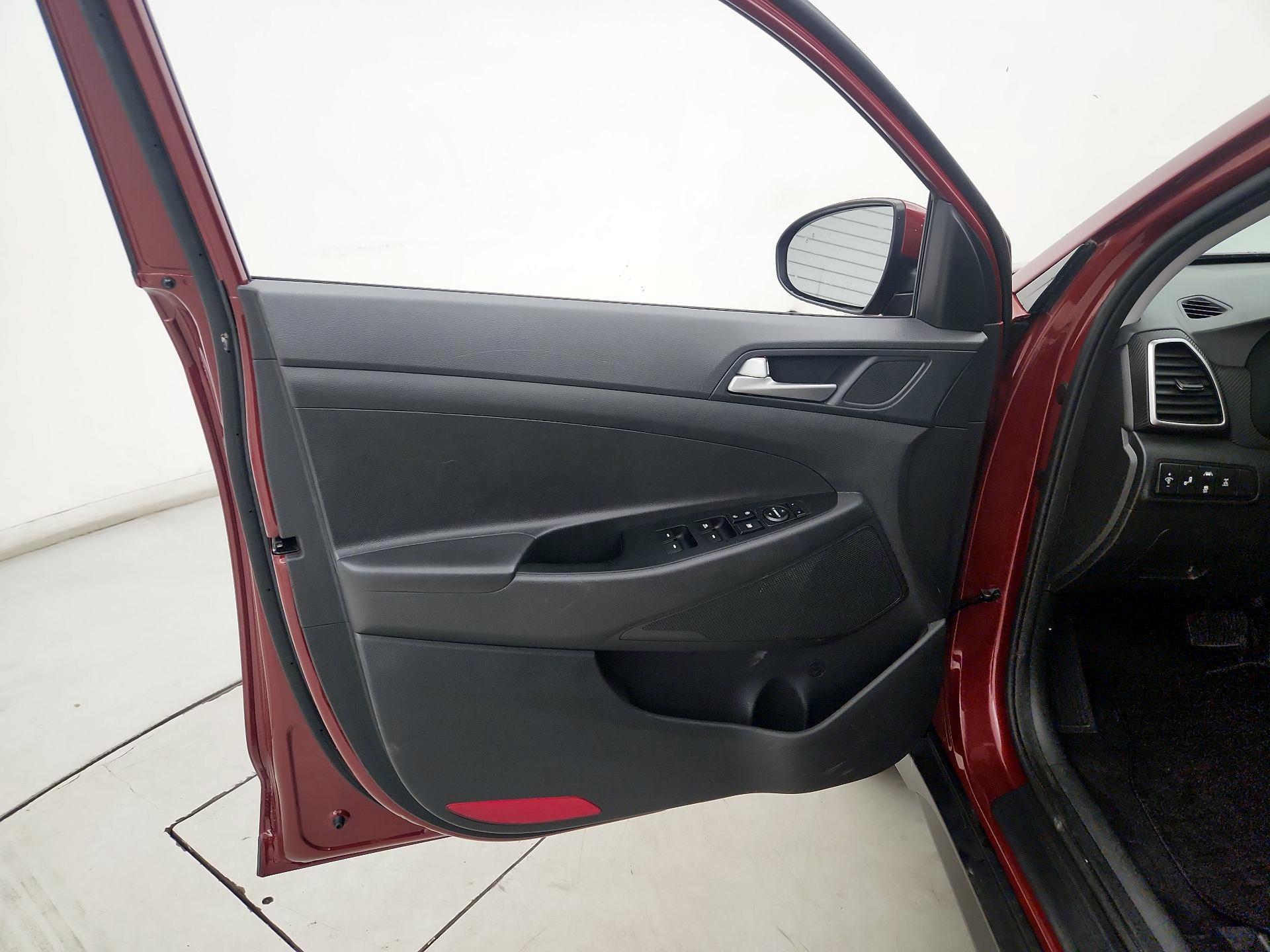 Thumbnail: 2019 Hyundai Tucson - 12