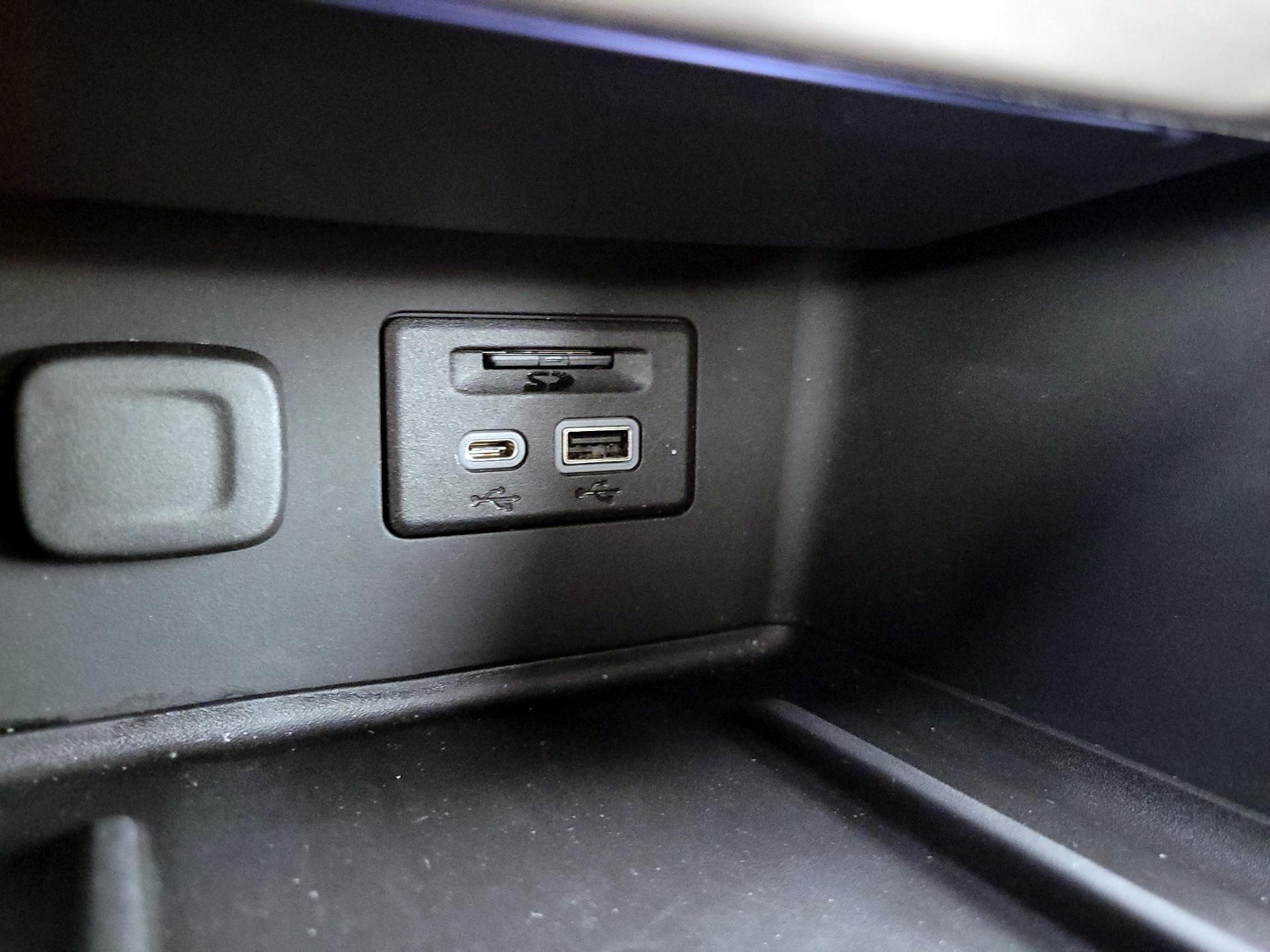 Thumbnail: 2023 GMC Acadia - 17