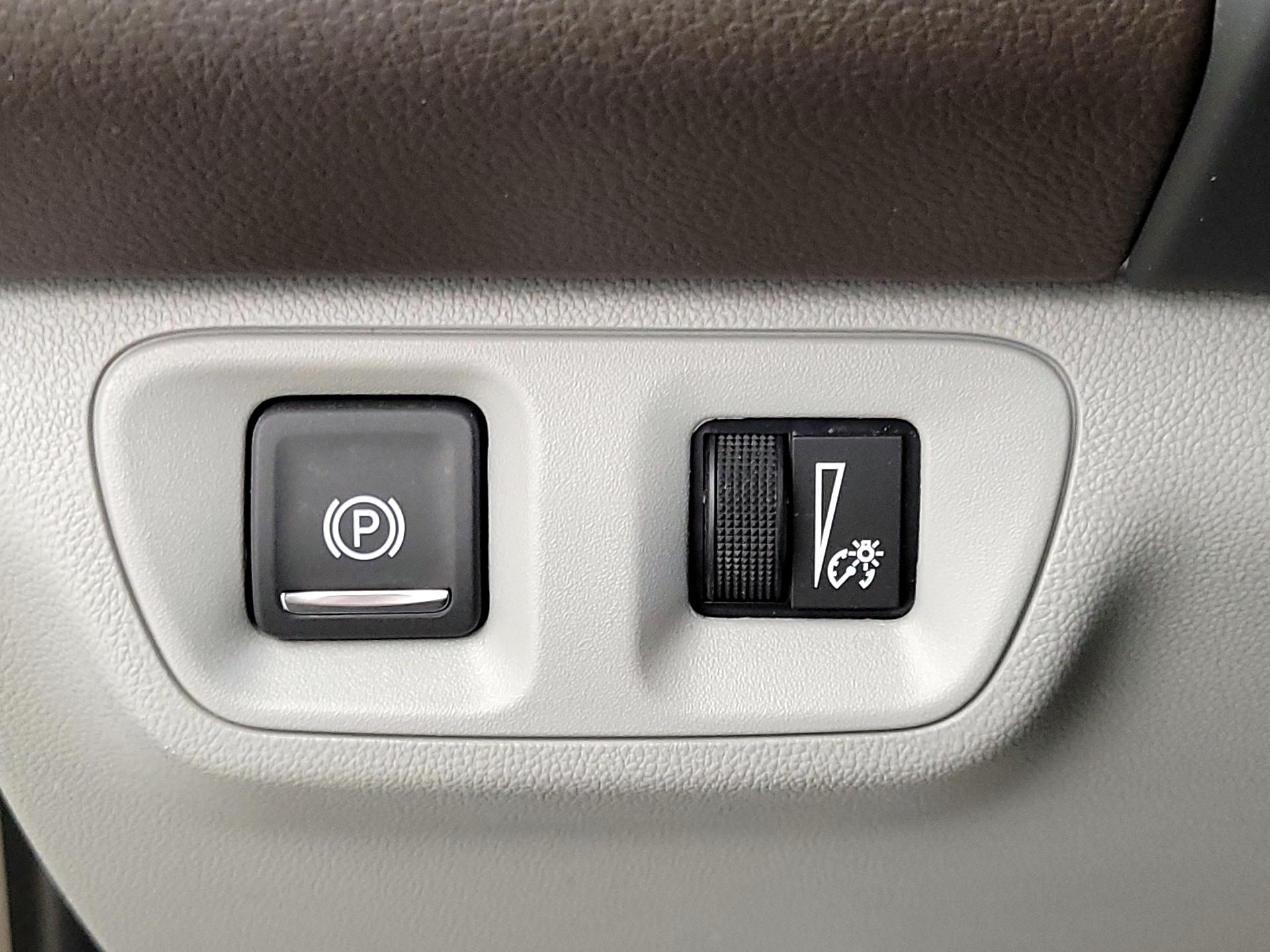 Thumbnail: 2023 GMC Acadia - 11