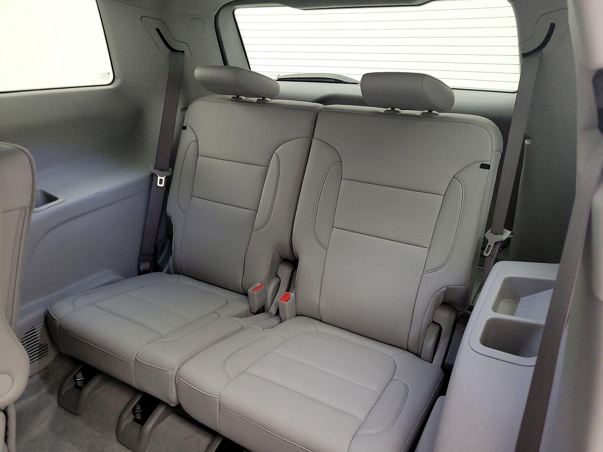 Thumbnail: 2023 GMC Acadia - 18