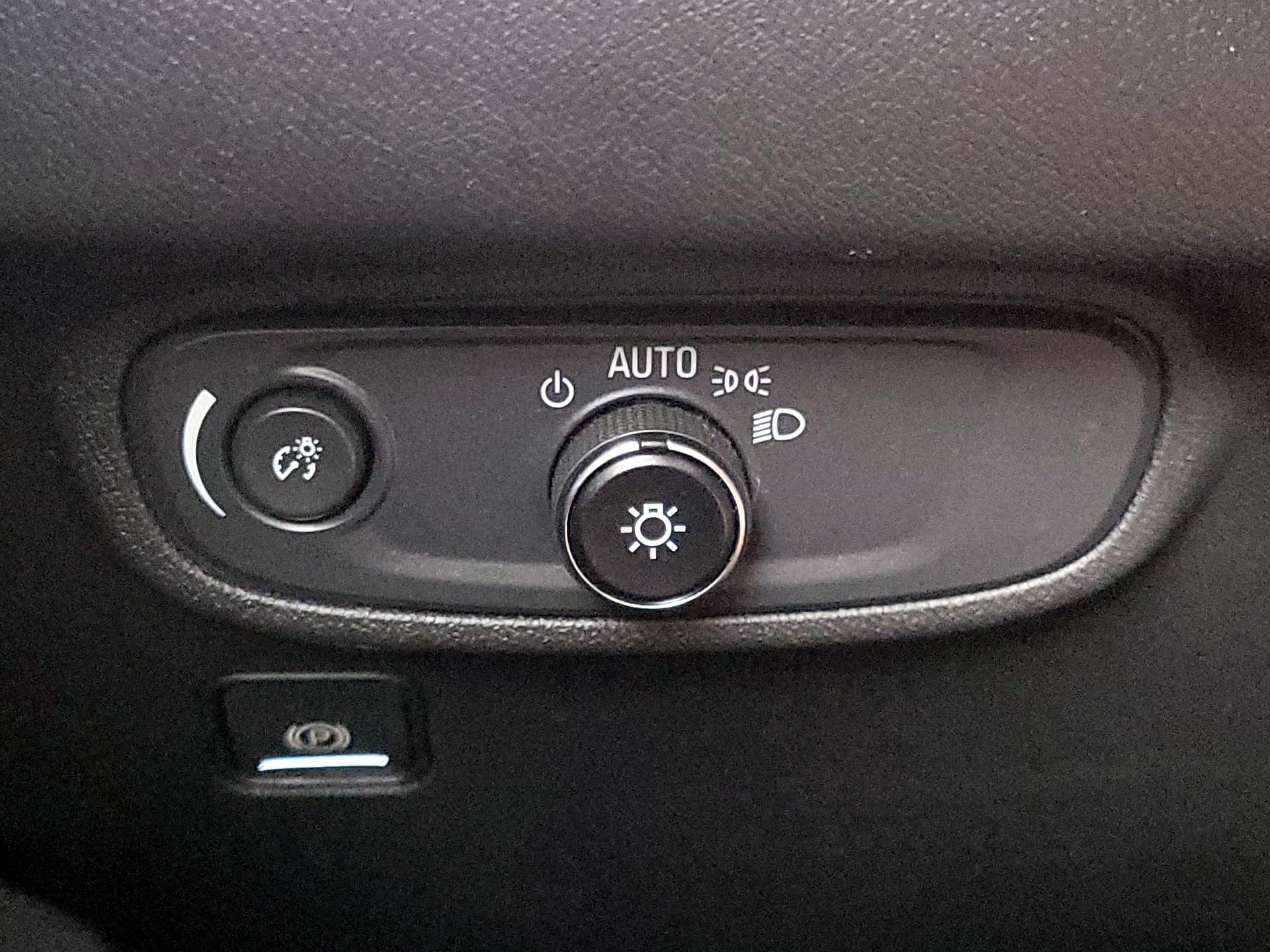 Thumbnail: 2020 GMC Terrain - 11