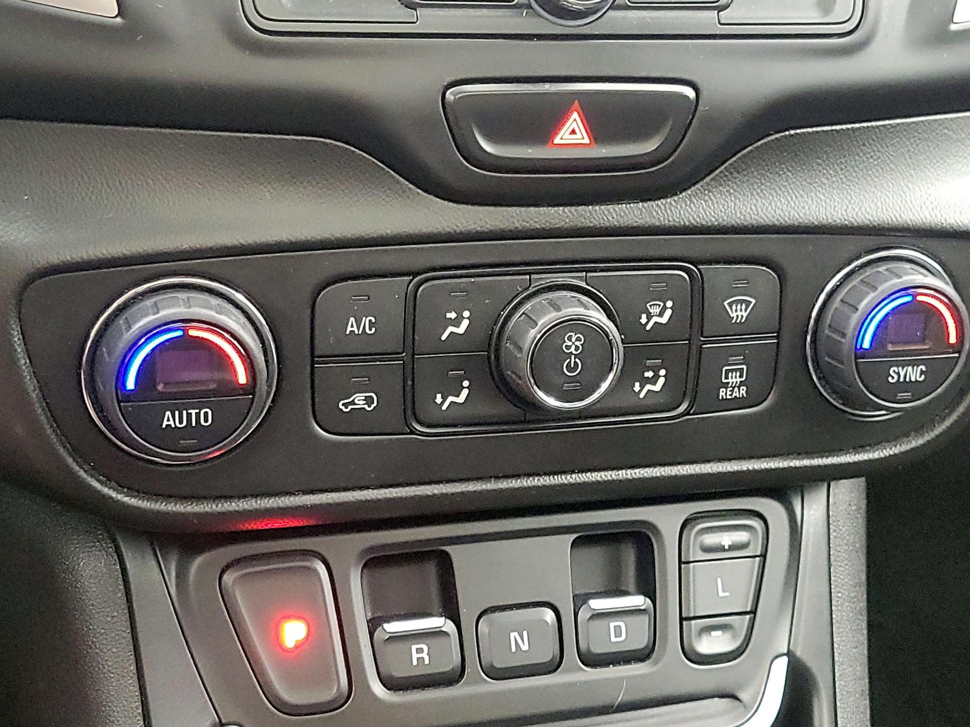 Thumbnail: 2020 GMC Terrain - 14