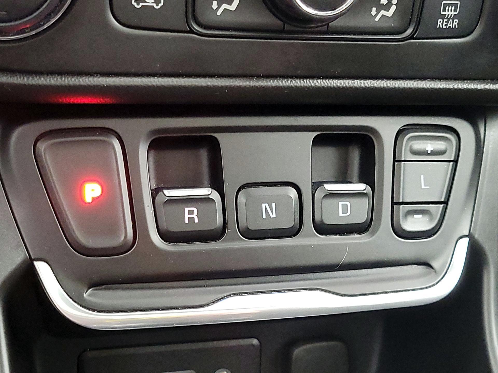 Thumbnail: 2020 GMC Terrain - 15