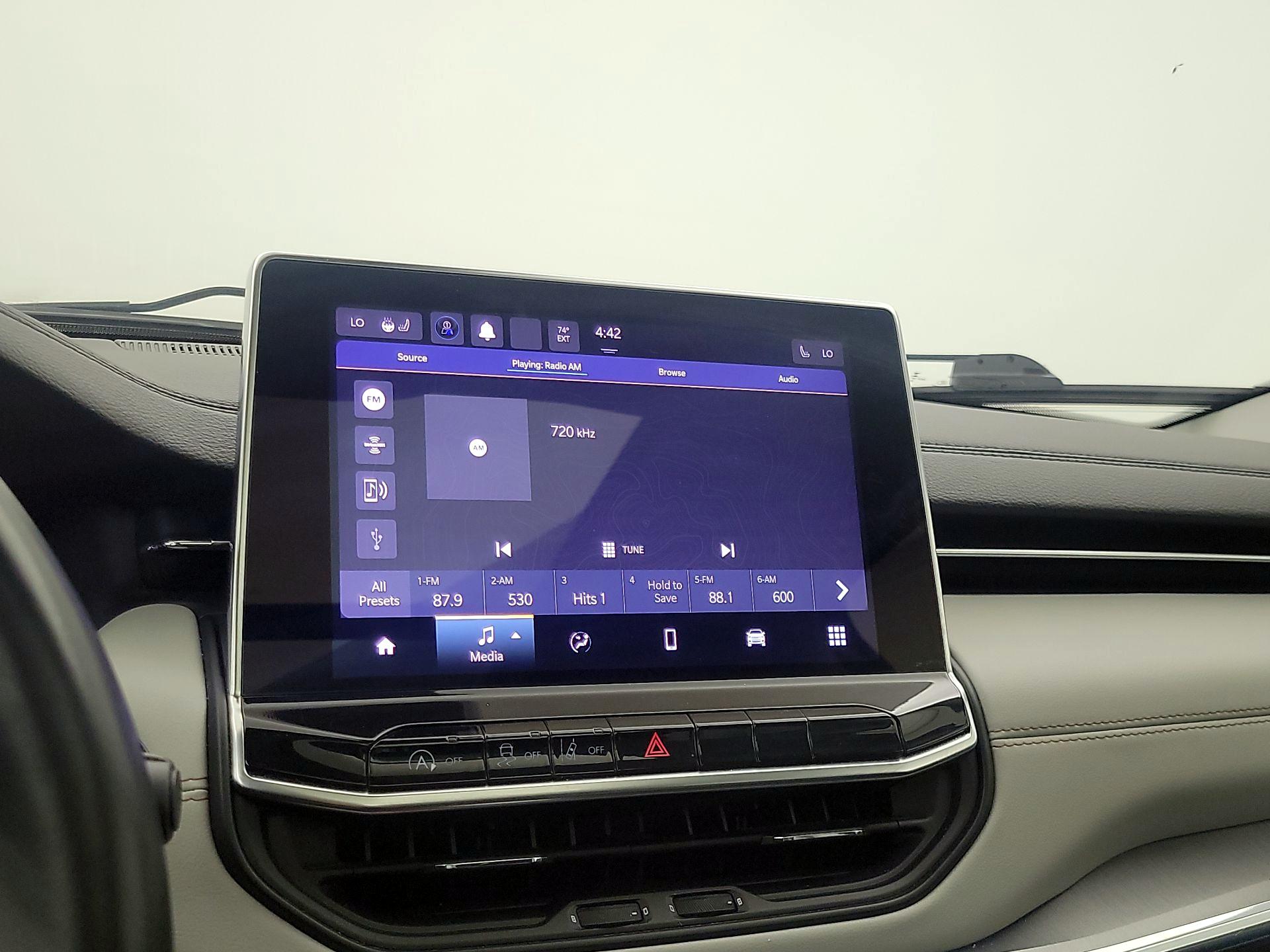 Thumbnail: 2022 Jeep Compass - 15