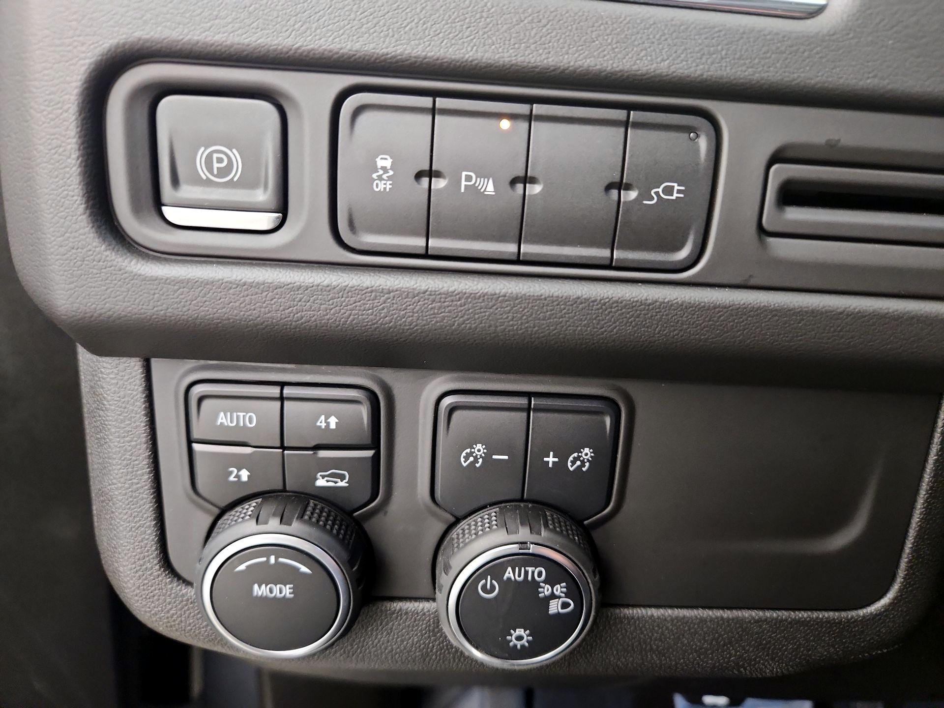 Thumbnail: 2021 Chevrolet Suburban - 13