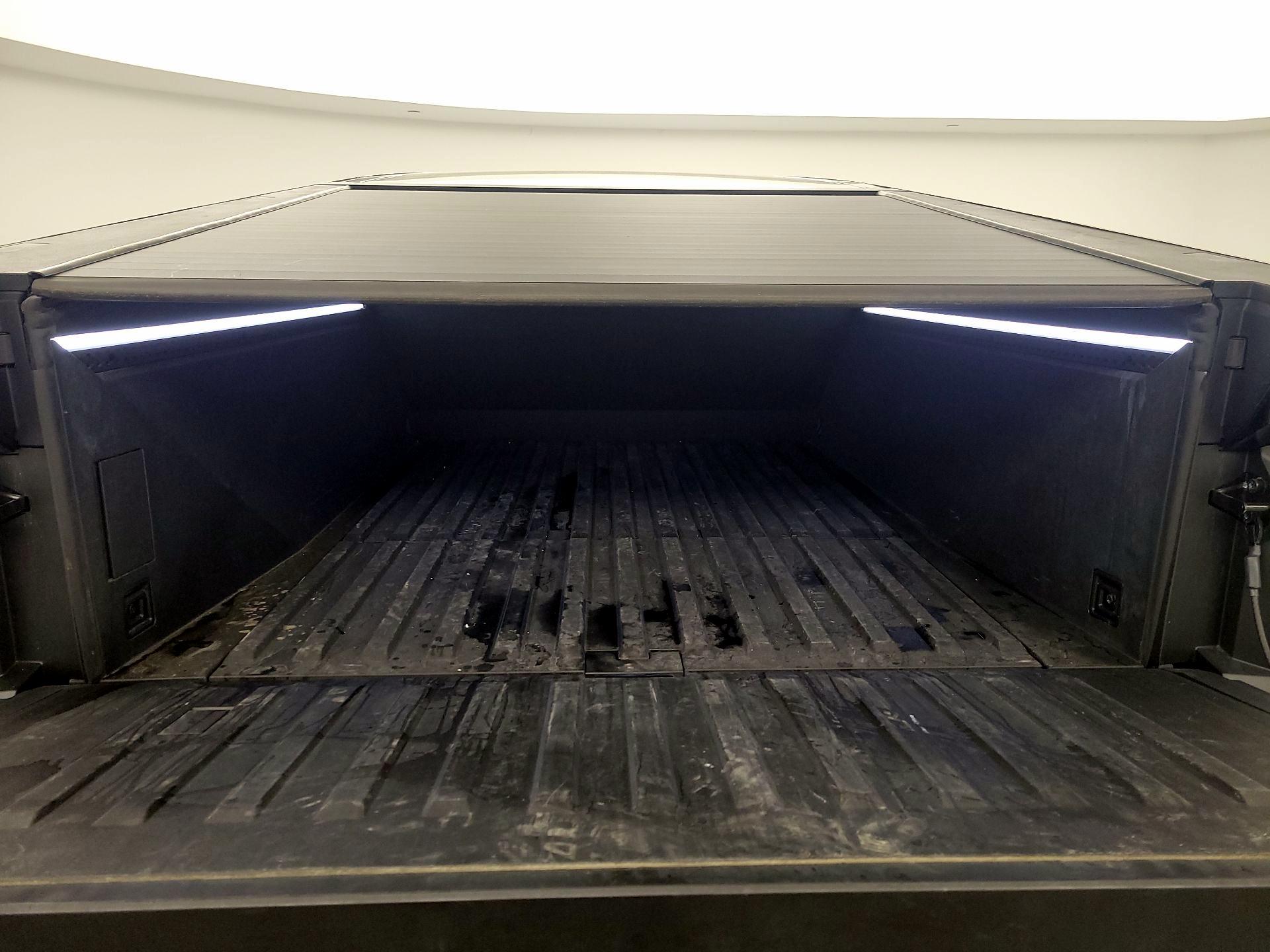 Thumbnail: 2025 Tesla Cybertruck - 20