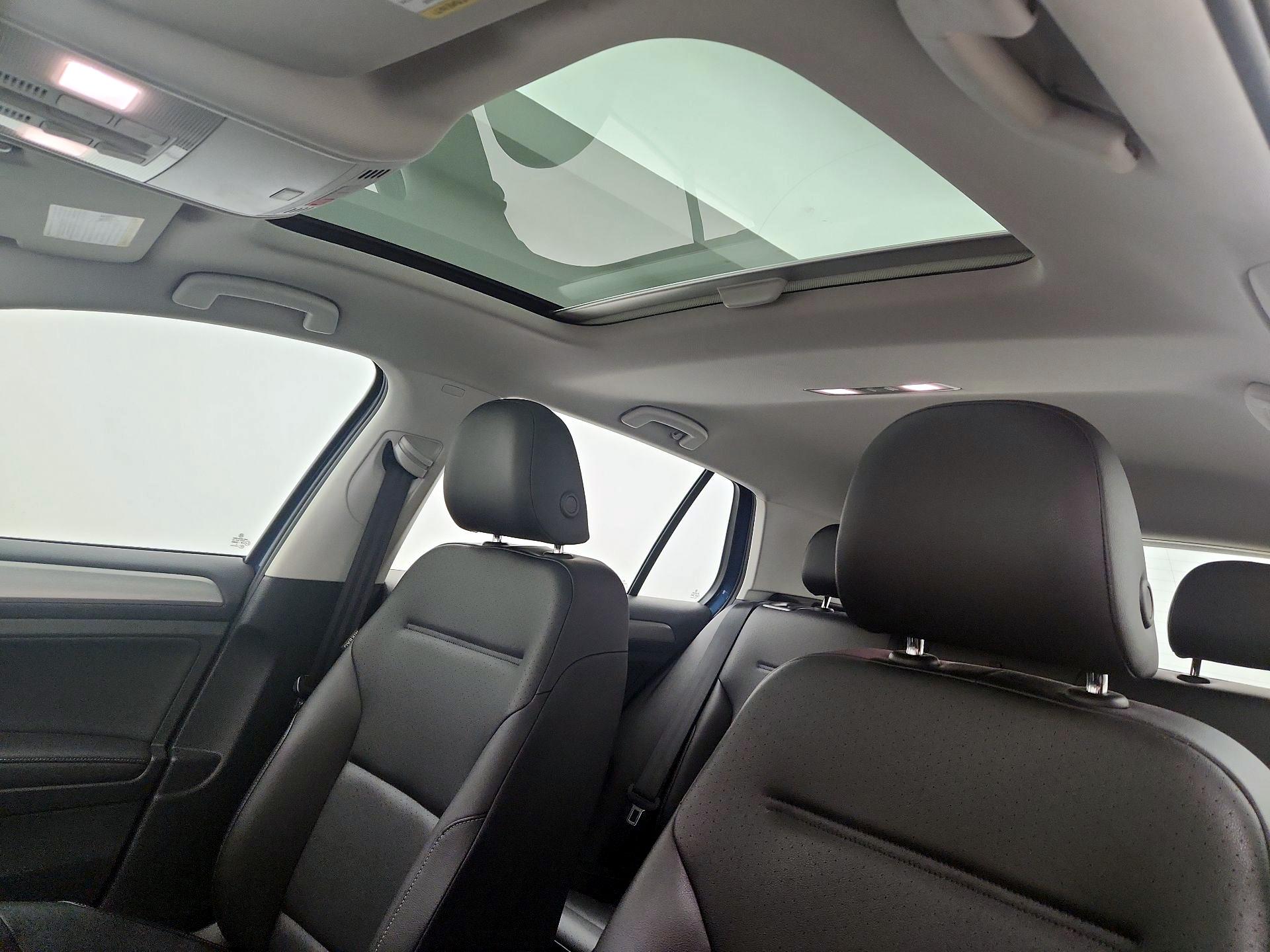 Thumbnail: 2016 Volkswagen Golf - 19