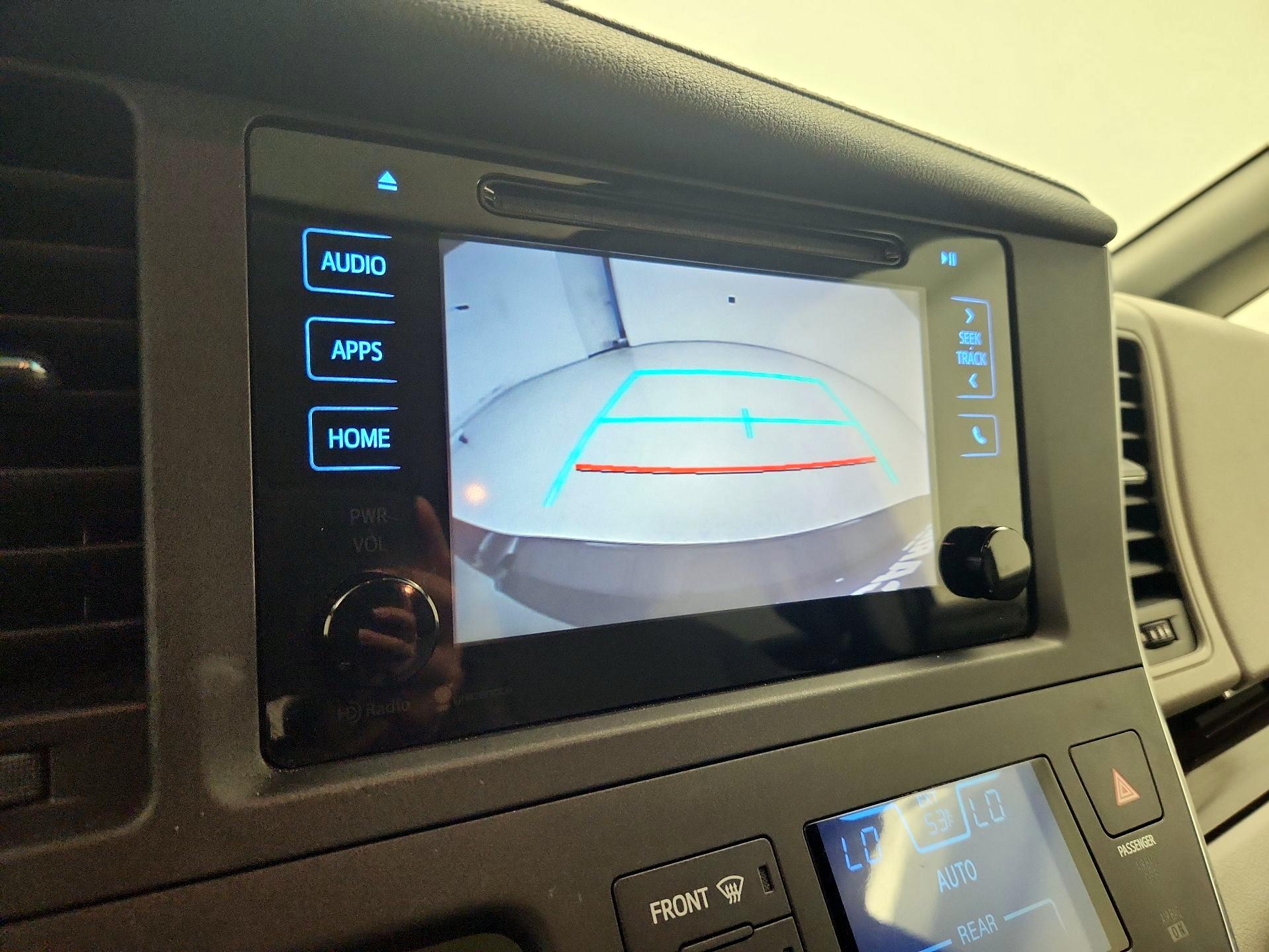 Thumbnail: 2015 Toyota Sienna - 14