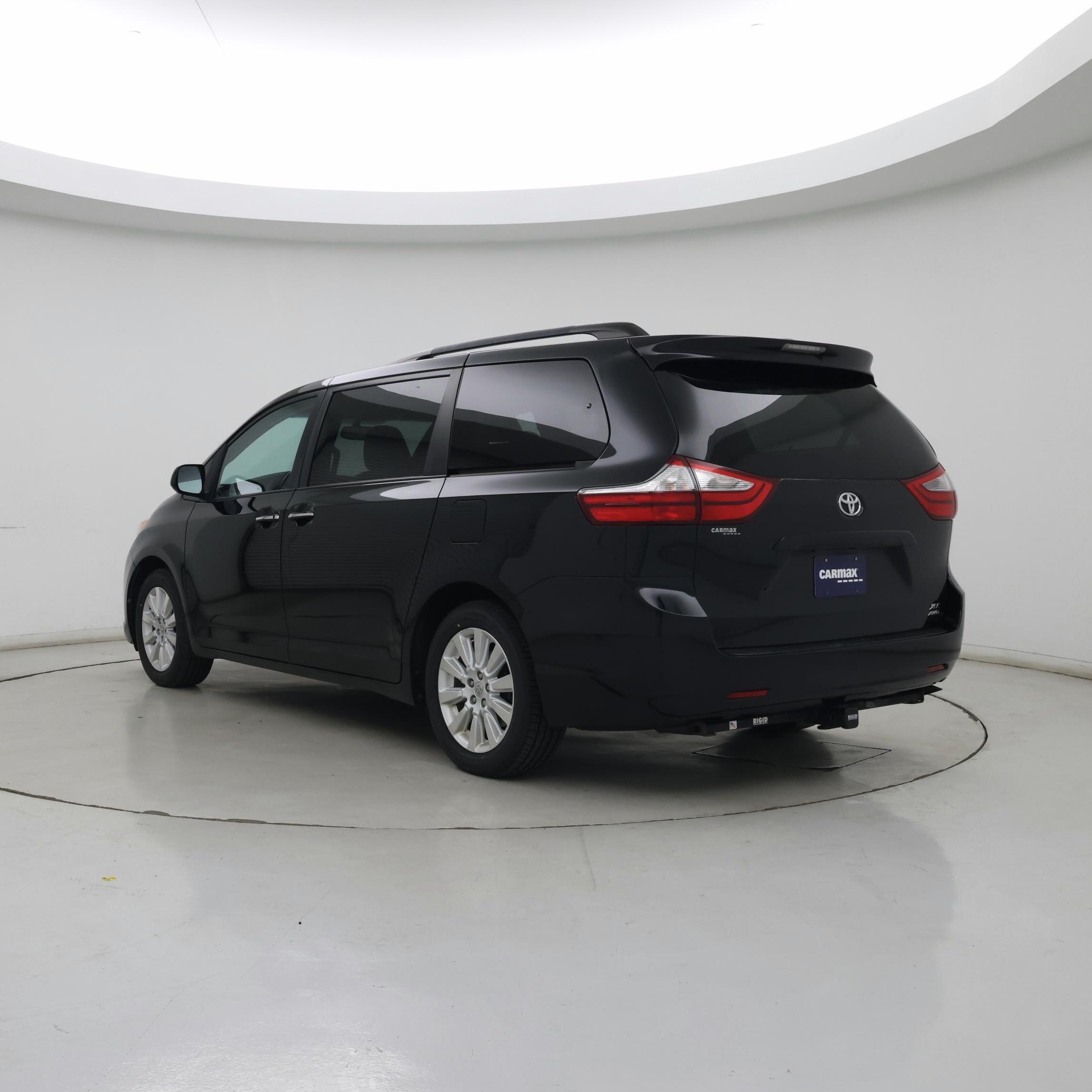 Thumbnail: 2015 Toyota Sienna - 2