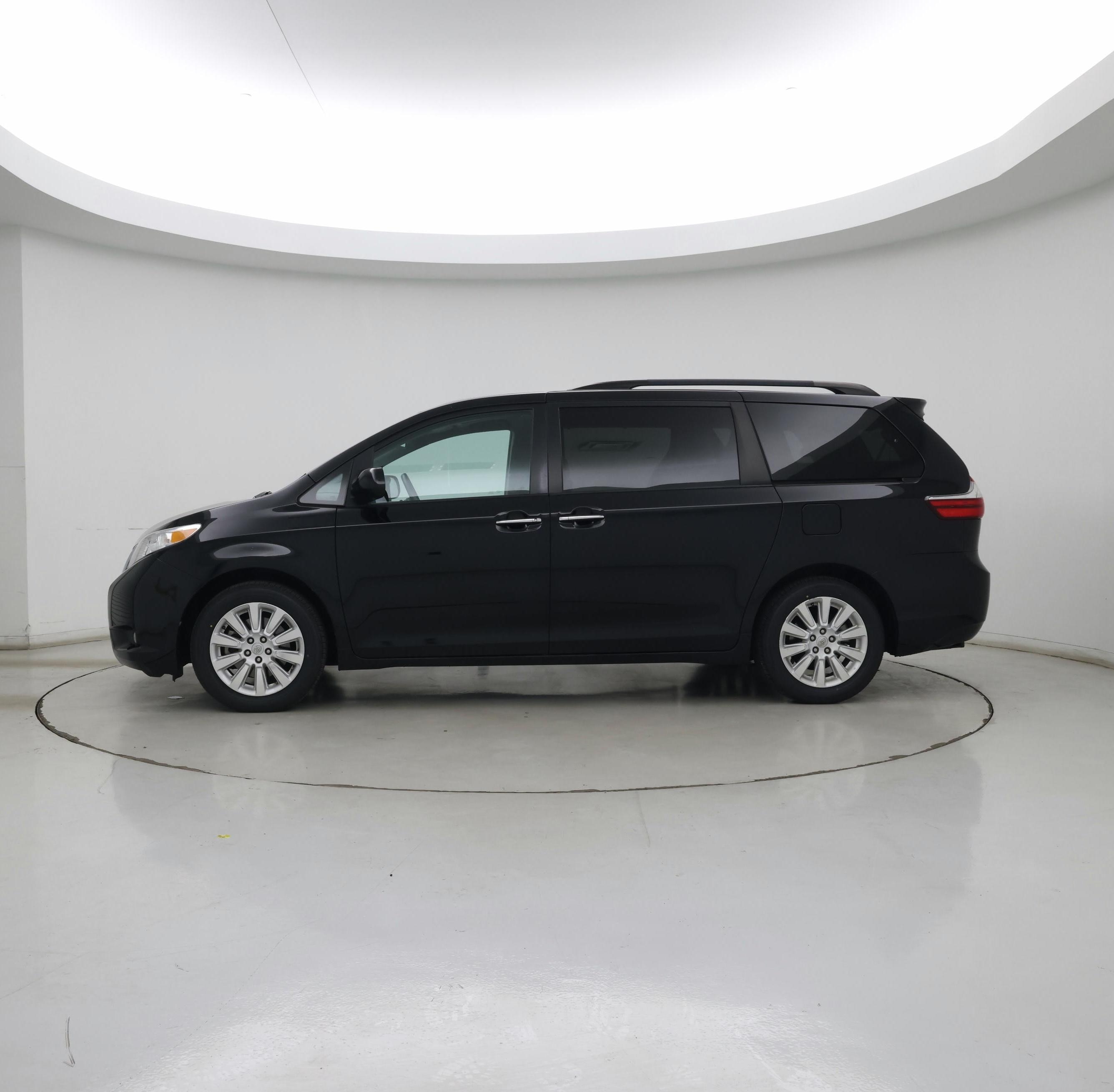 Thumbnail: 2015 Toyota Sienna - 3