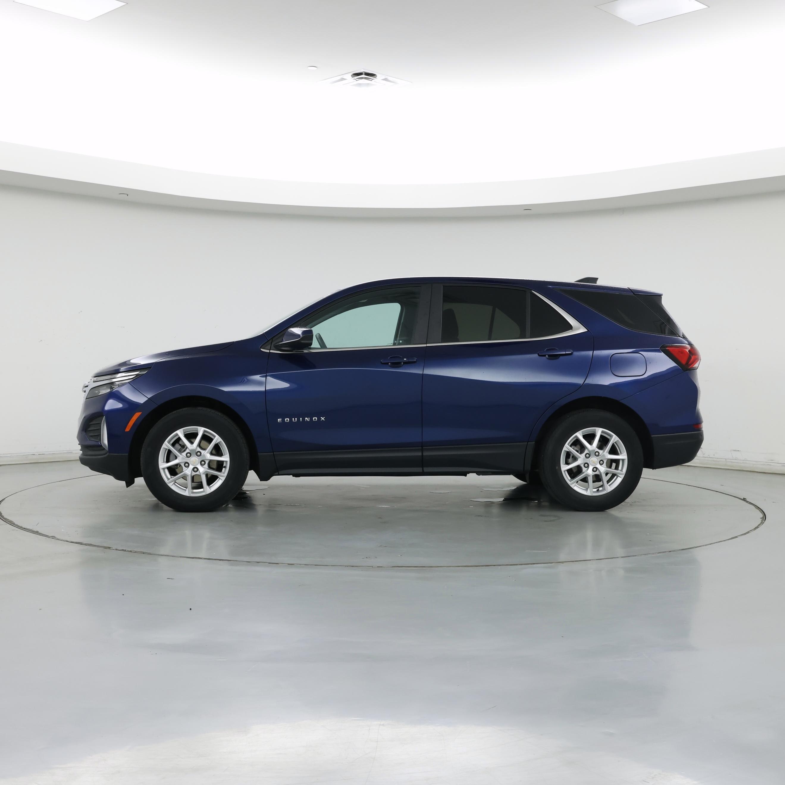 Thumbnail: 2023 Chevrolet Equinox - 3