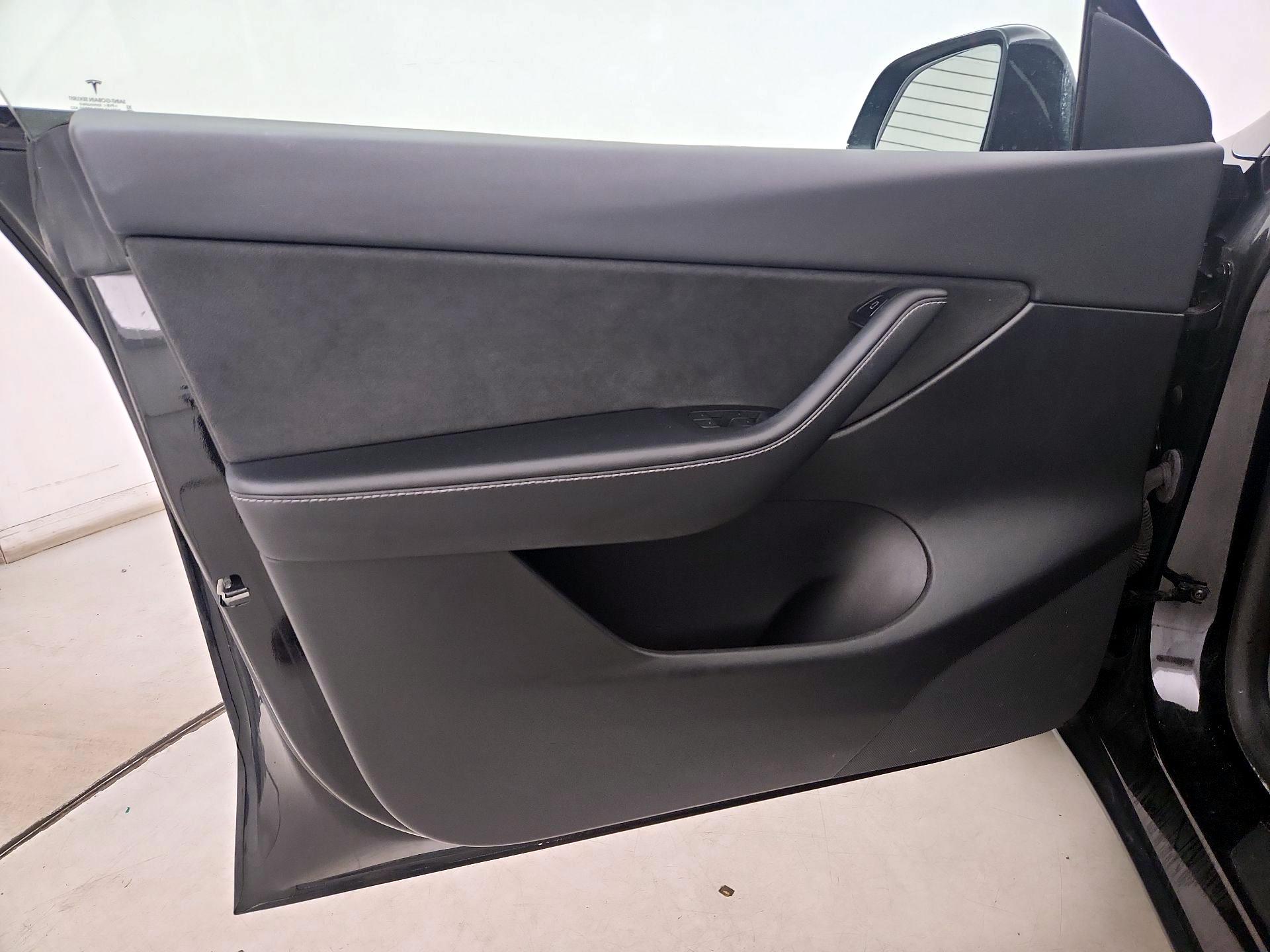 Thumbnail: 2021 Tesla Model Y - 12