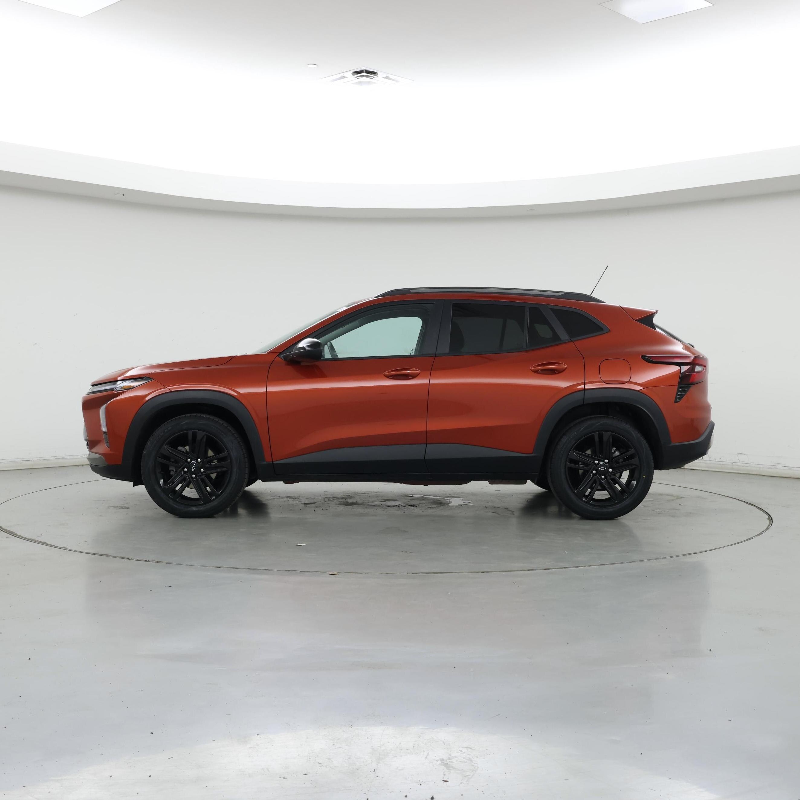 Thumbnail: 2024 Chevrolet Trax - 3