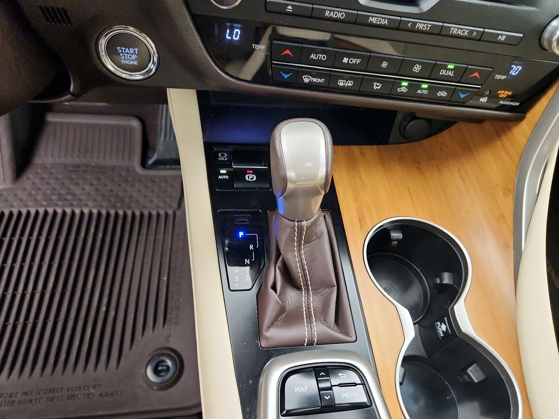 Thumbnail: 2019 Lexus RX - 18