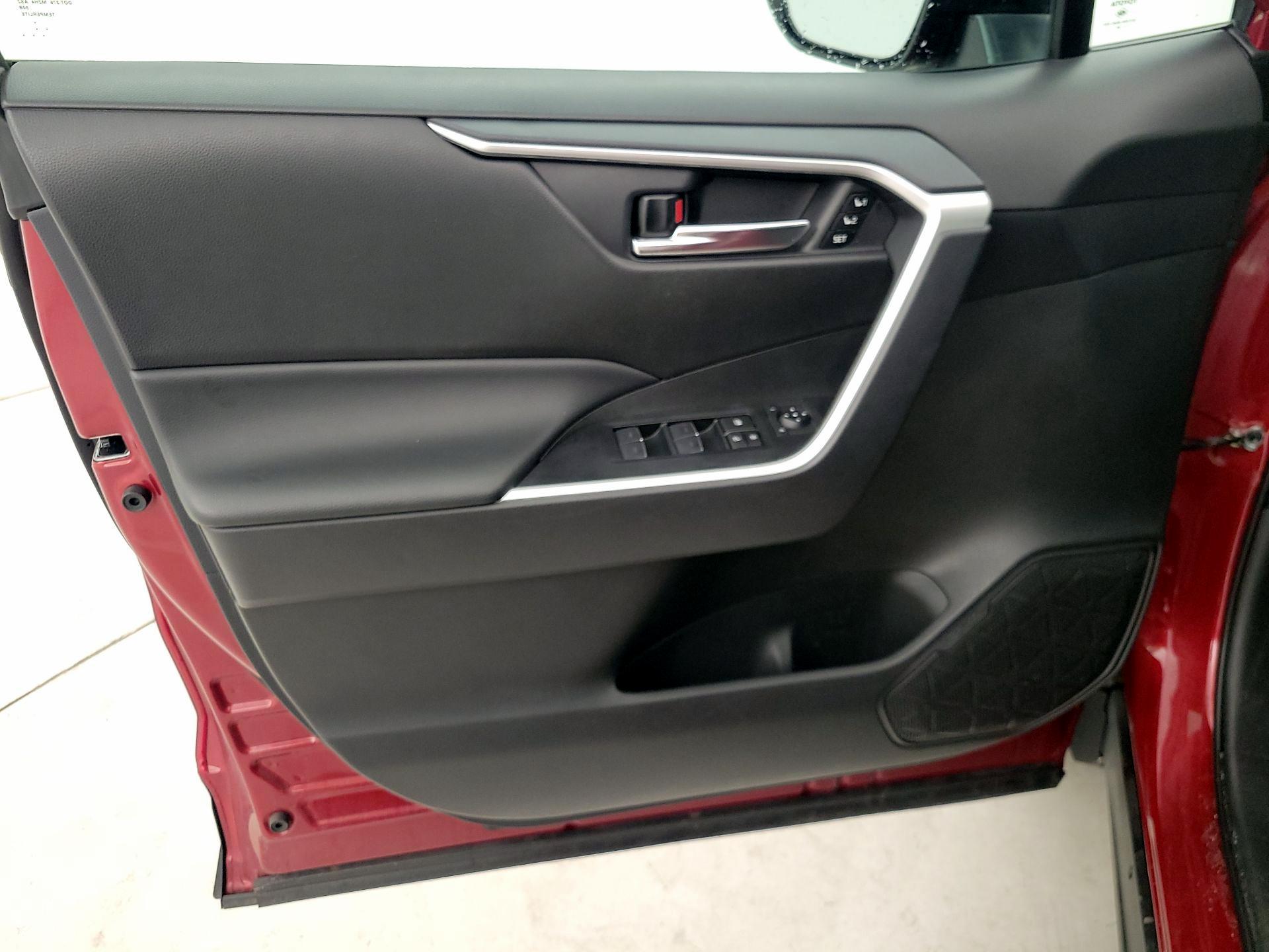 Thumbnail: 2024 Toyota RAV4 - 12