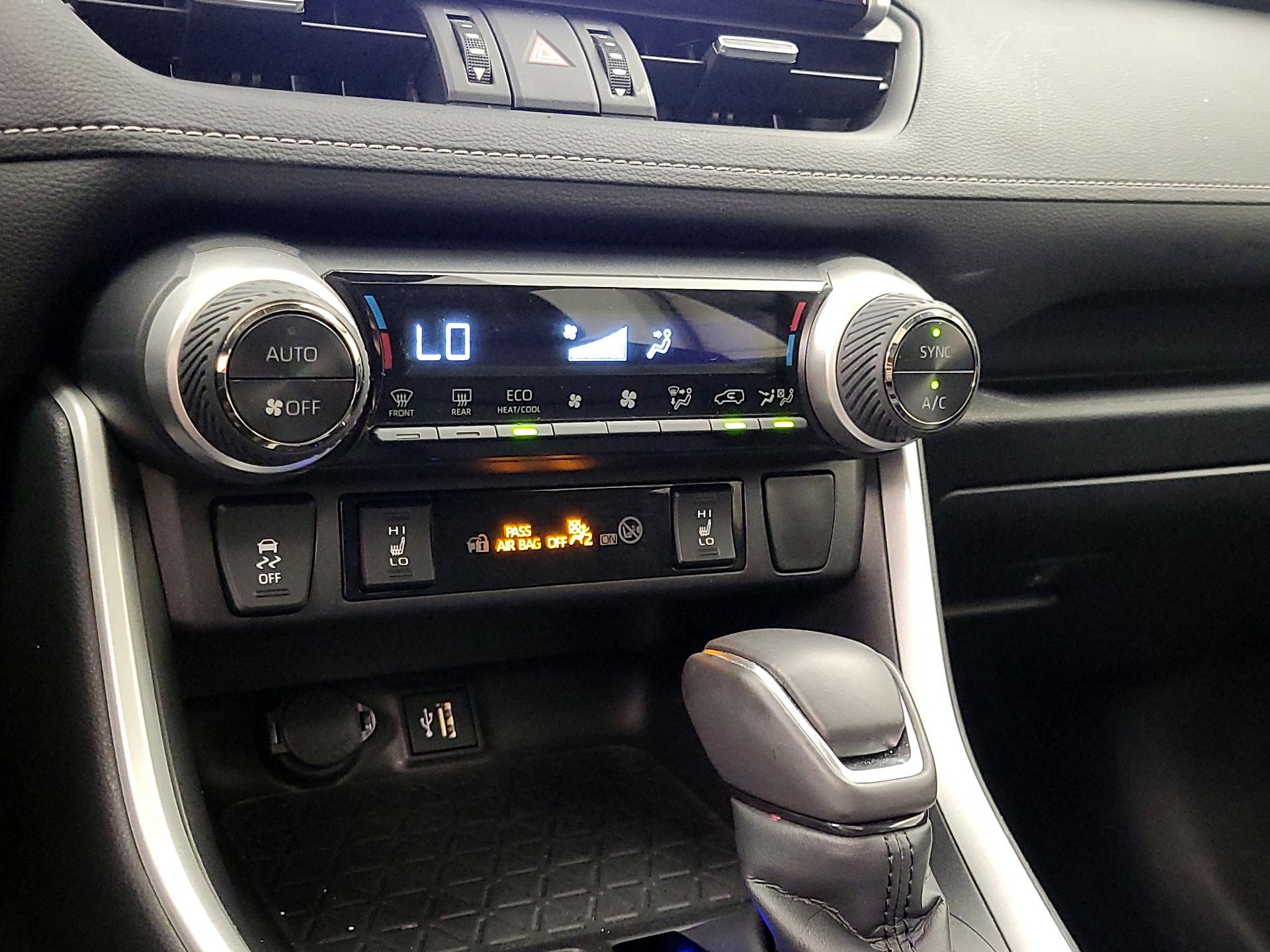 Thumbnail: 2024 Toyota RAV4 - 16