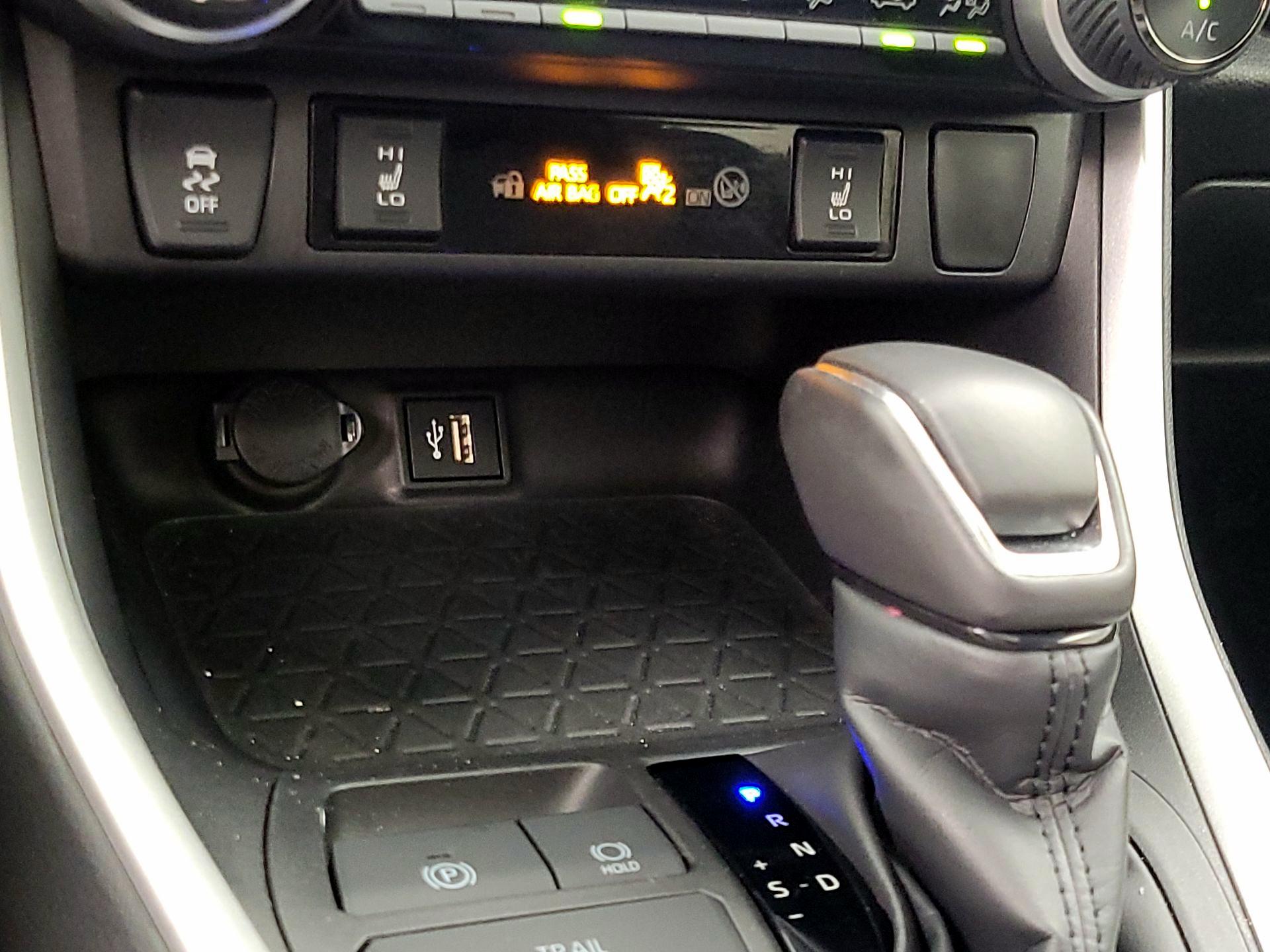 Thumbnail: 2024 Toyota RAV4 - 18