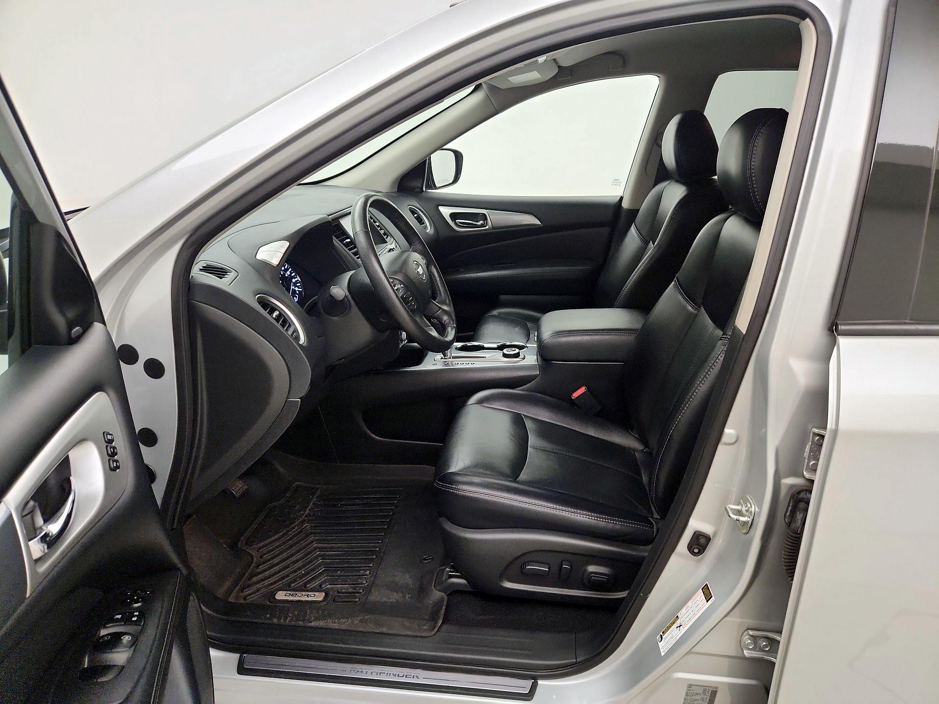 Thumbnail: 2020 Nissan Pathfinder - 11