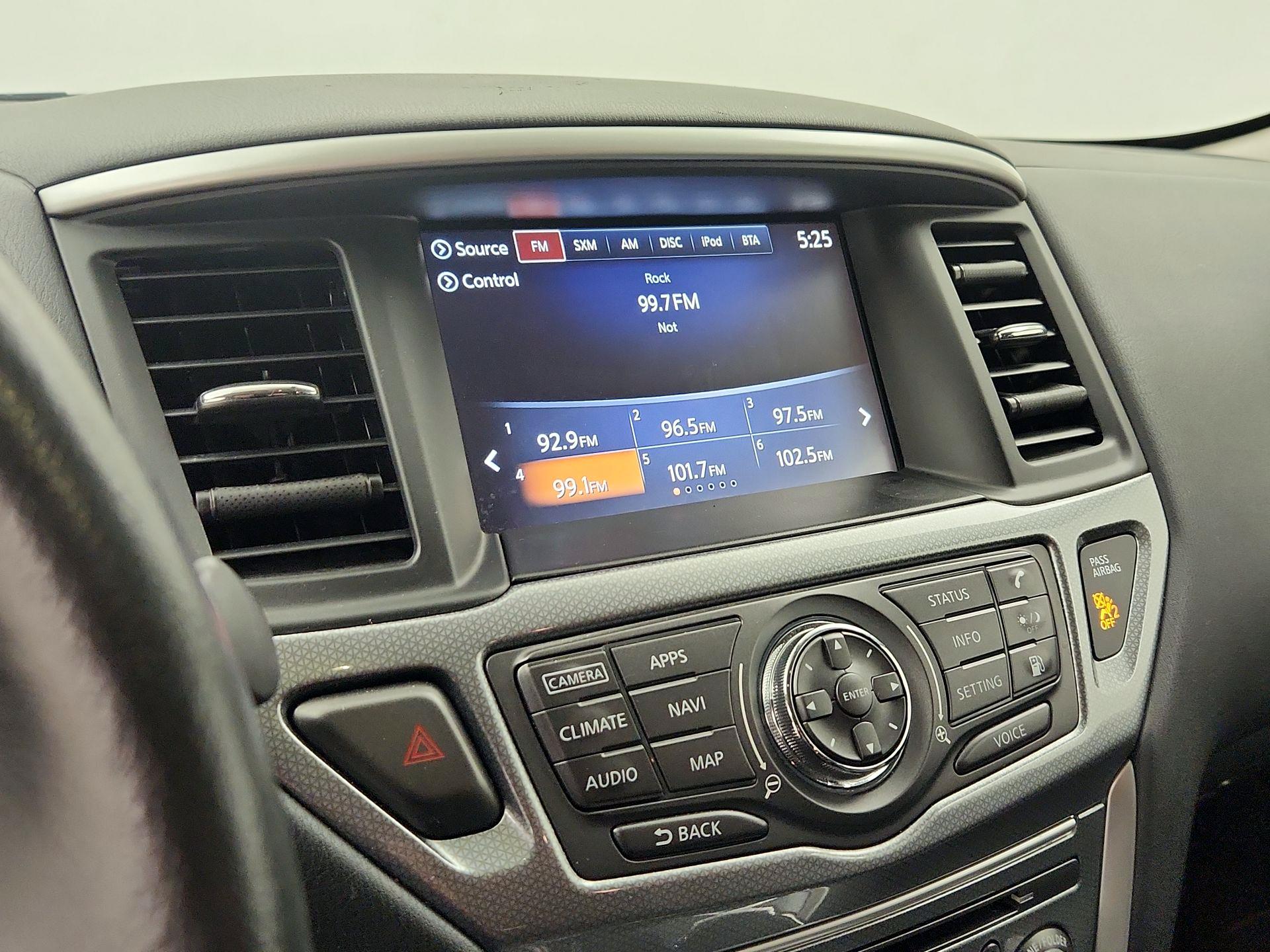 Thumbnail: 2020 Nissan Pathfinder - 16