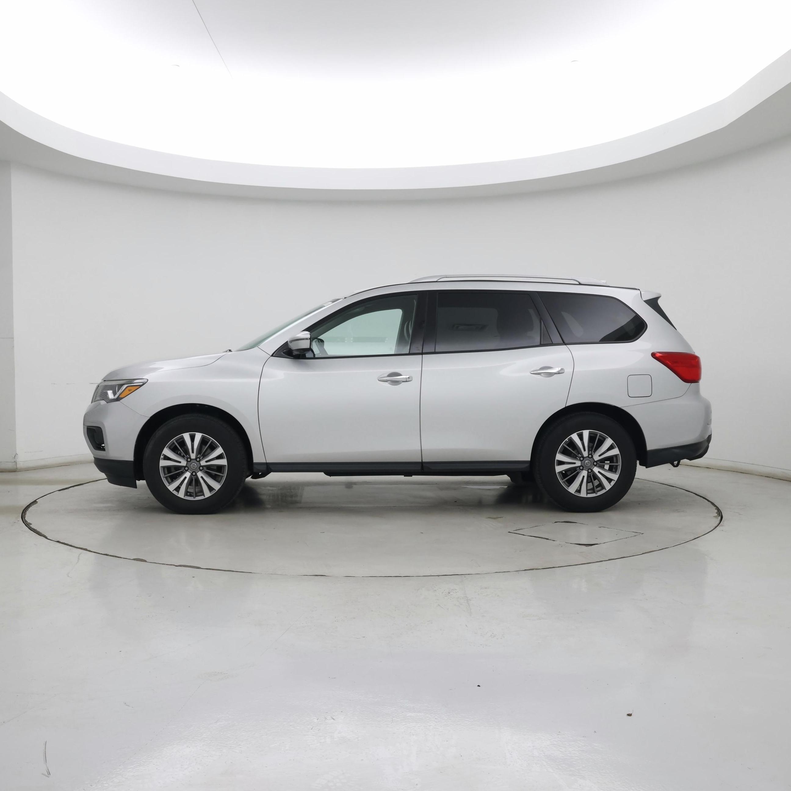 Thumbnail: 2020 Nissan Pathfinder - 3