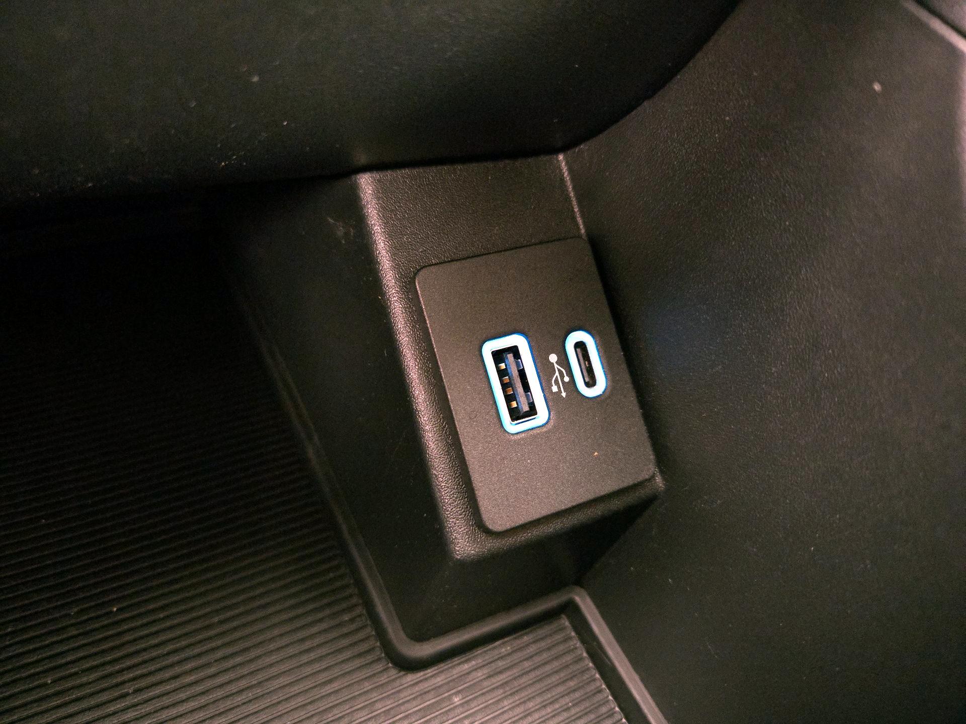 Thumbnail: 2024 Ford Edge - 18